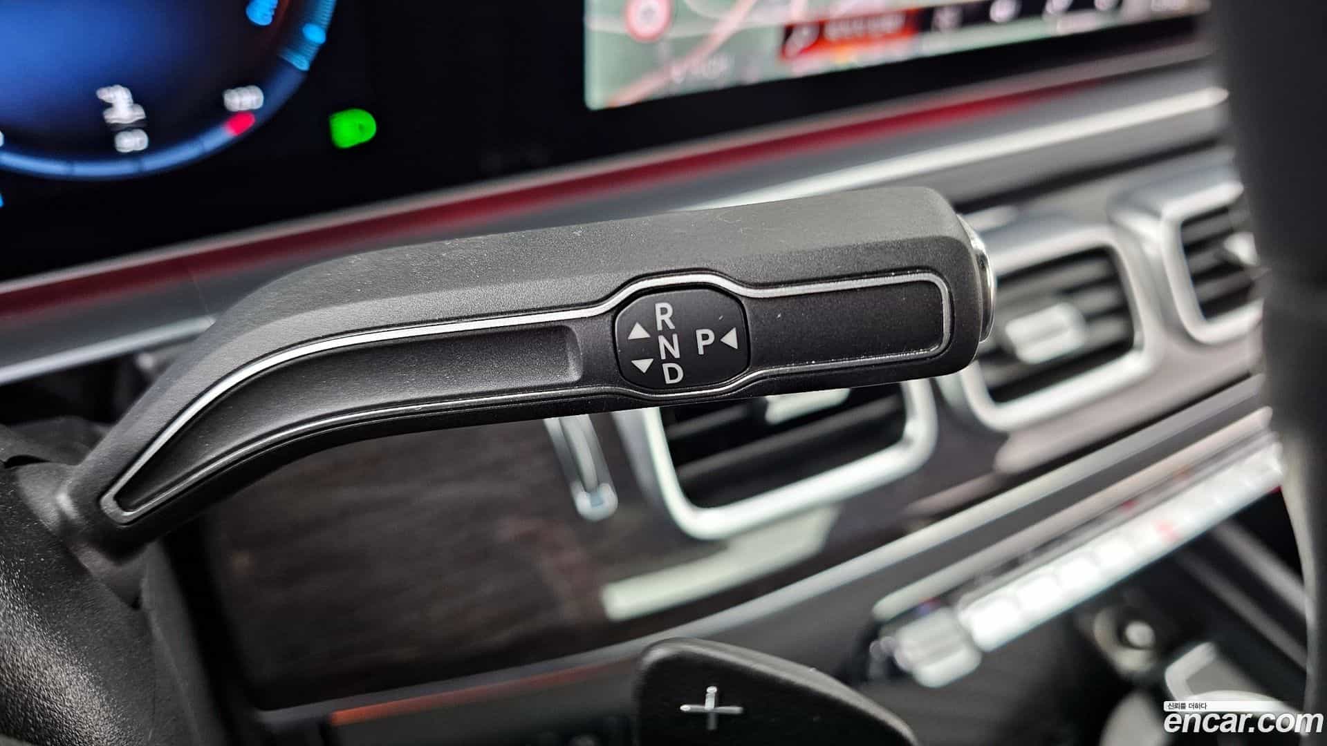 GLE-Class Mercedes-Benz 2021.1-INNER-009