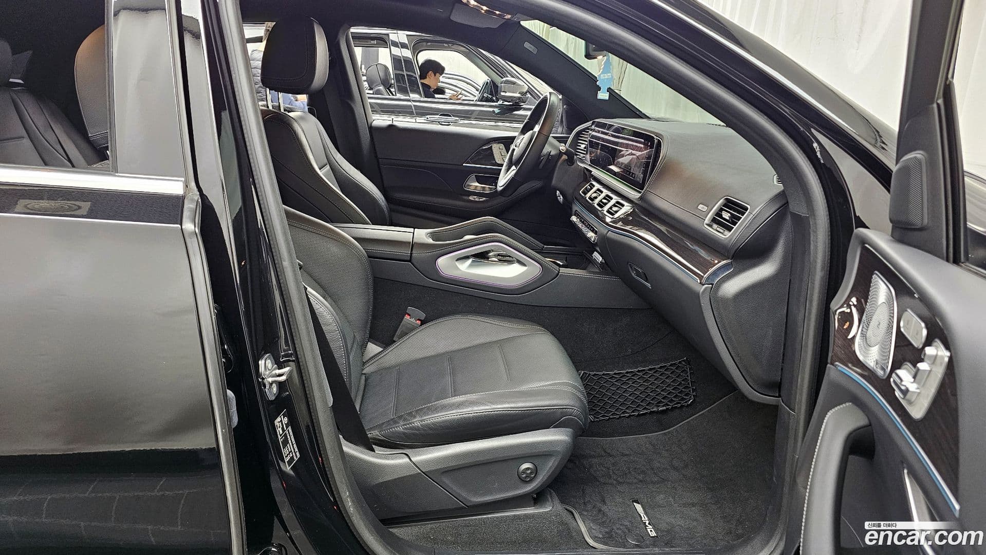 Main__Slider__Photo:GLE-Class Mercedes-Benz 2021.1-10