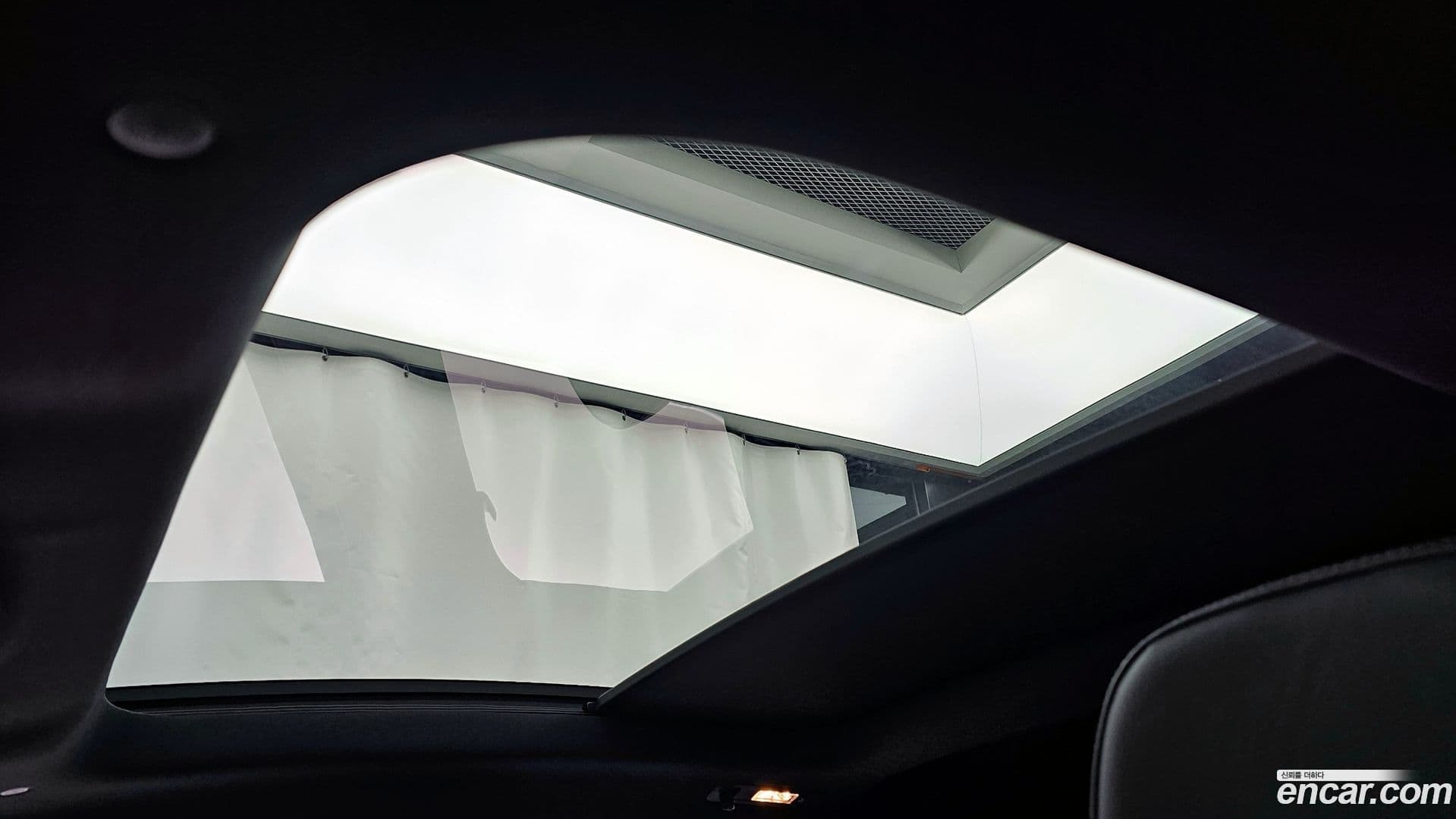 Main__Slider__Photo:GLE-Class Mercedes-Benz 2021.1-18