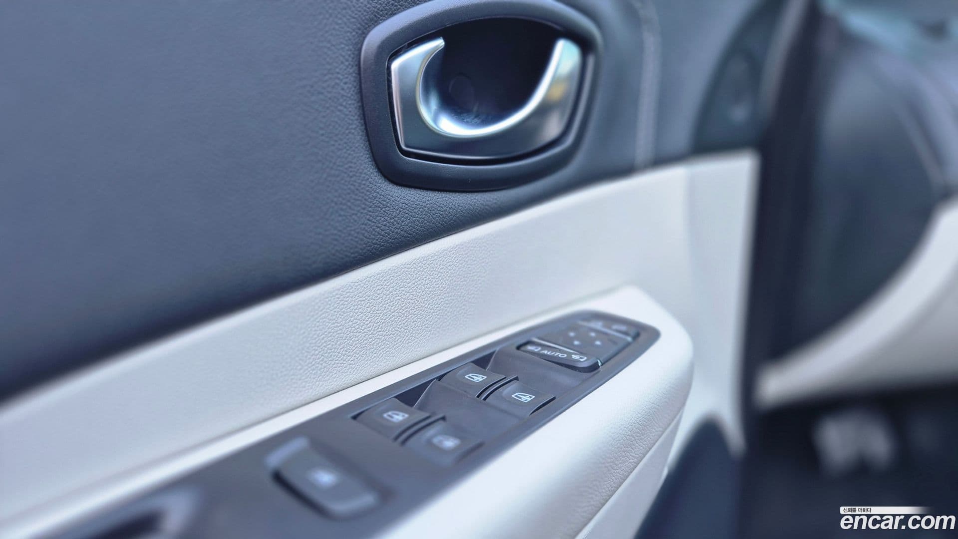 Main__Slider__Photo:QM3 Renault-KoreaSamsung 2017.7-19