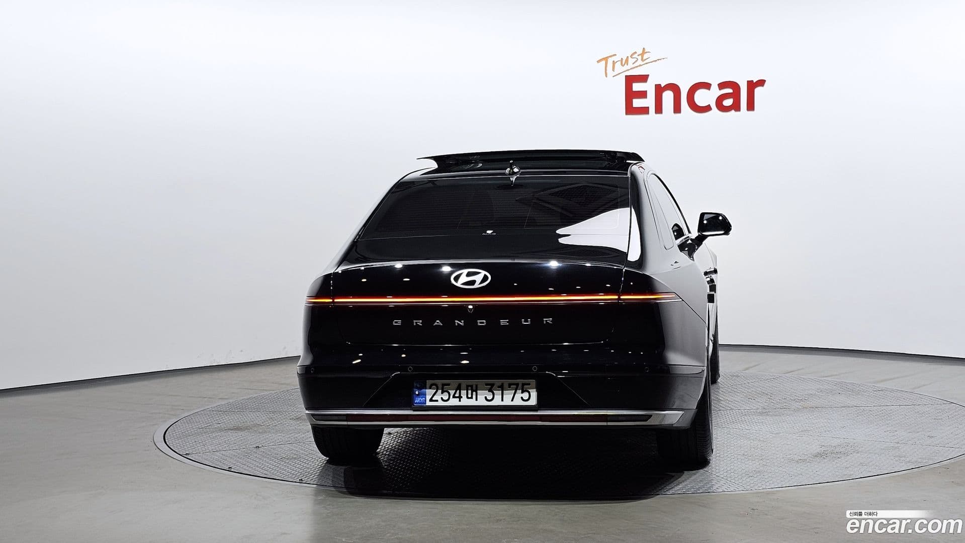 Main__Slider__Photo:Grandeur Hyundai 2023.5-3