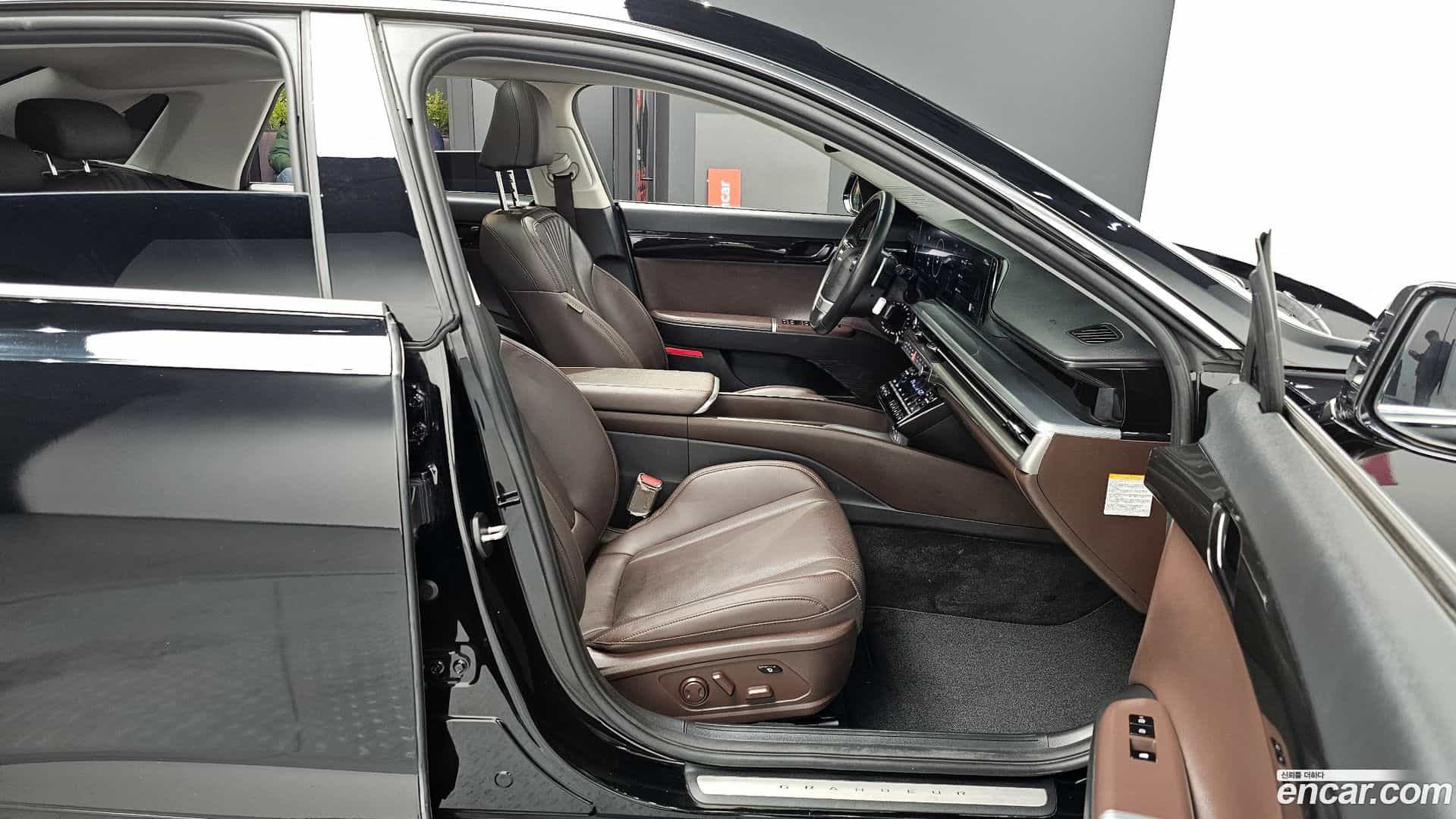 Grandeur Hyundai 2023.5-OPTION-015