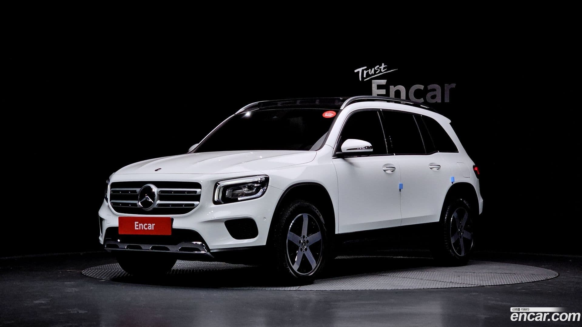 Main__Slider__Photo:GLB-Class Mercedes-Benz 2020.10-0