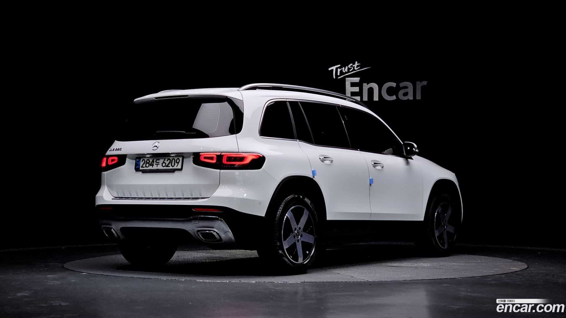 GLB-Class Mercedes-Benz 2020.10-OUTER-002