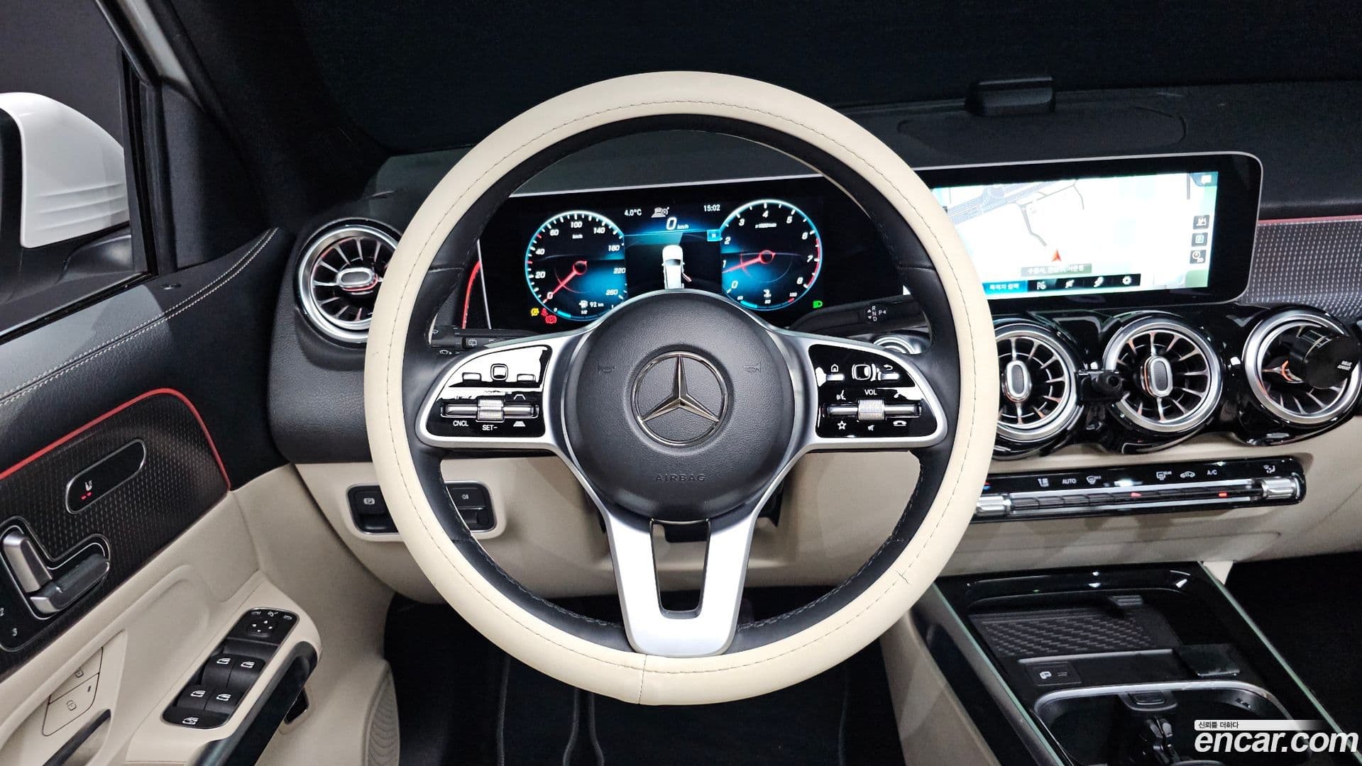 Main__Slider__Photo:GLB-Class Mercedes-Benz 2020.10-12