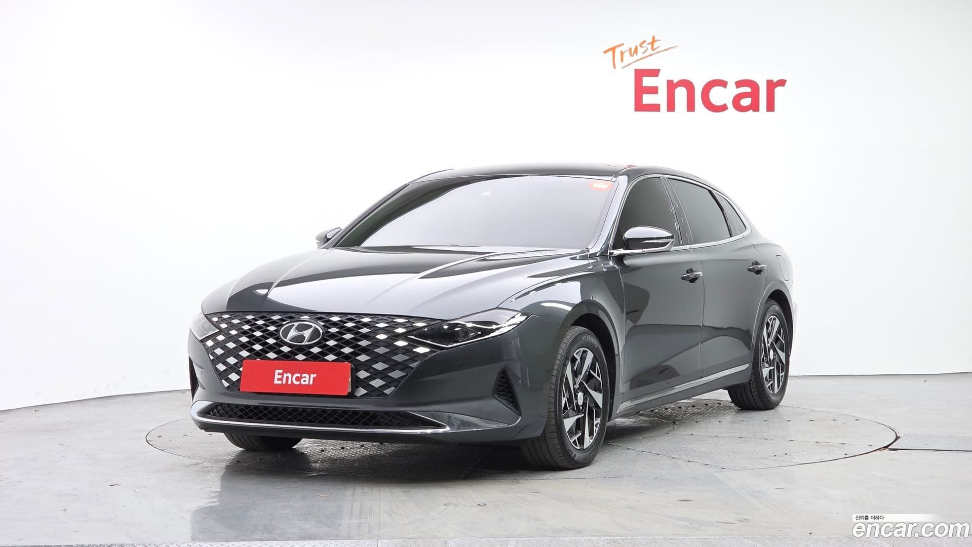 Main__Slider__Photo:Grandeur Hyundai 2021.10-2