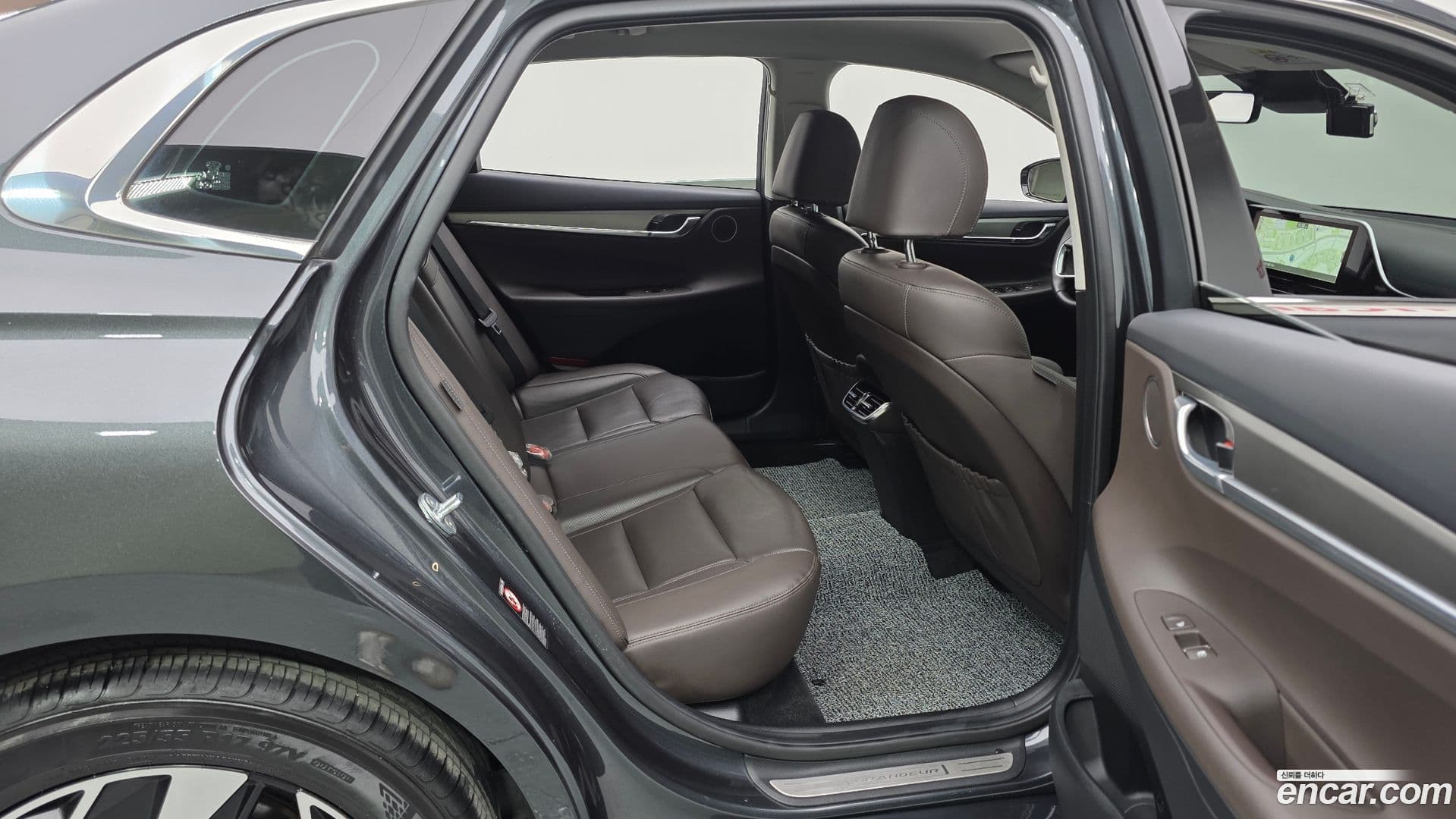 Main__Slider__Photo:Grandeur Hyundai 2021.10-11