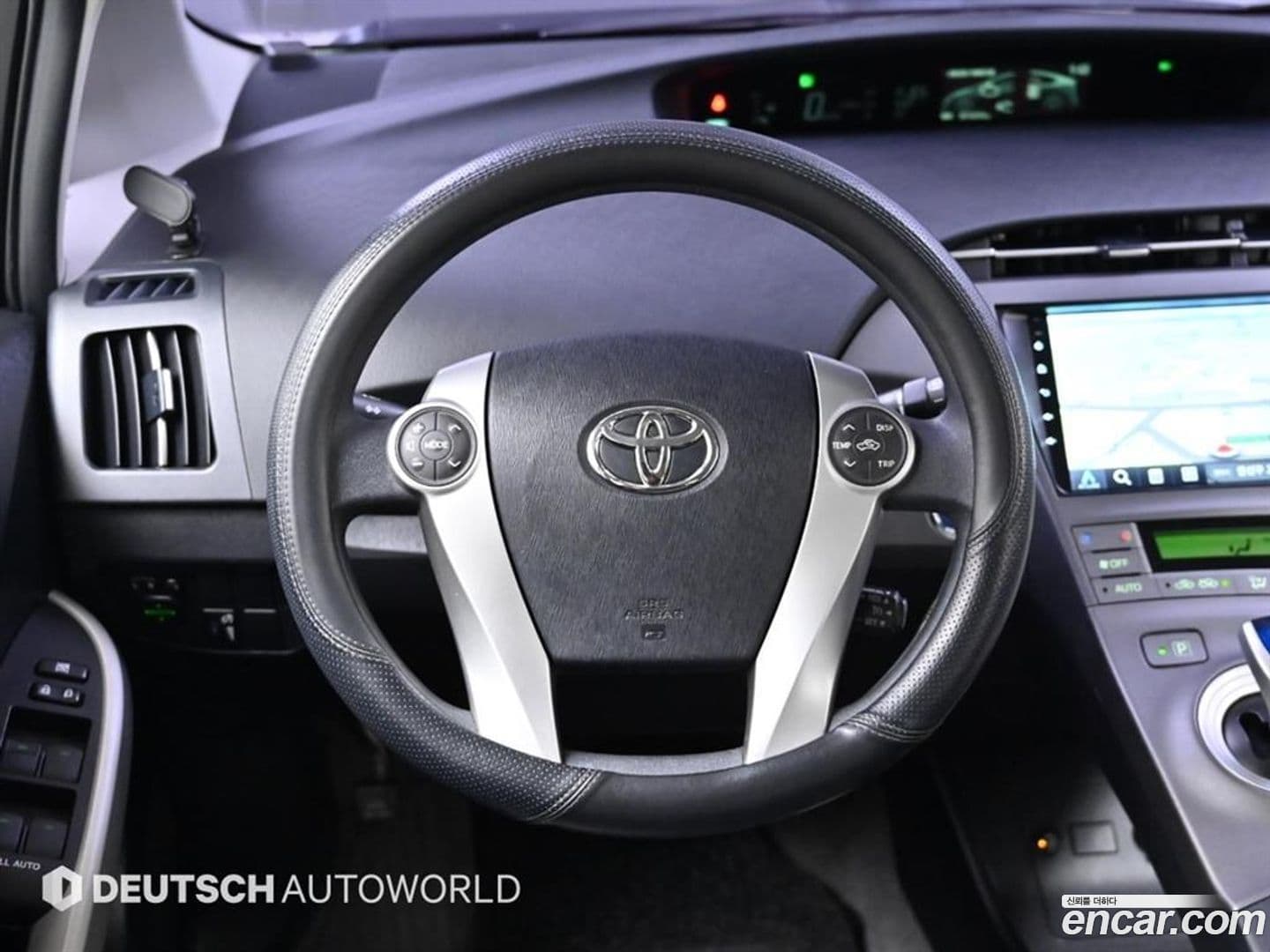 Main__Slider__Photo:Prius Toyota 2013.4-12