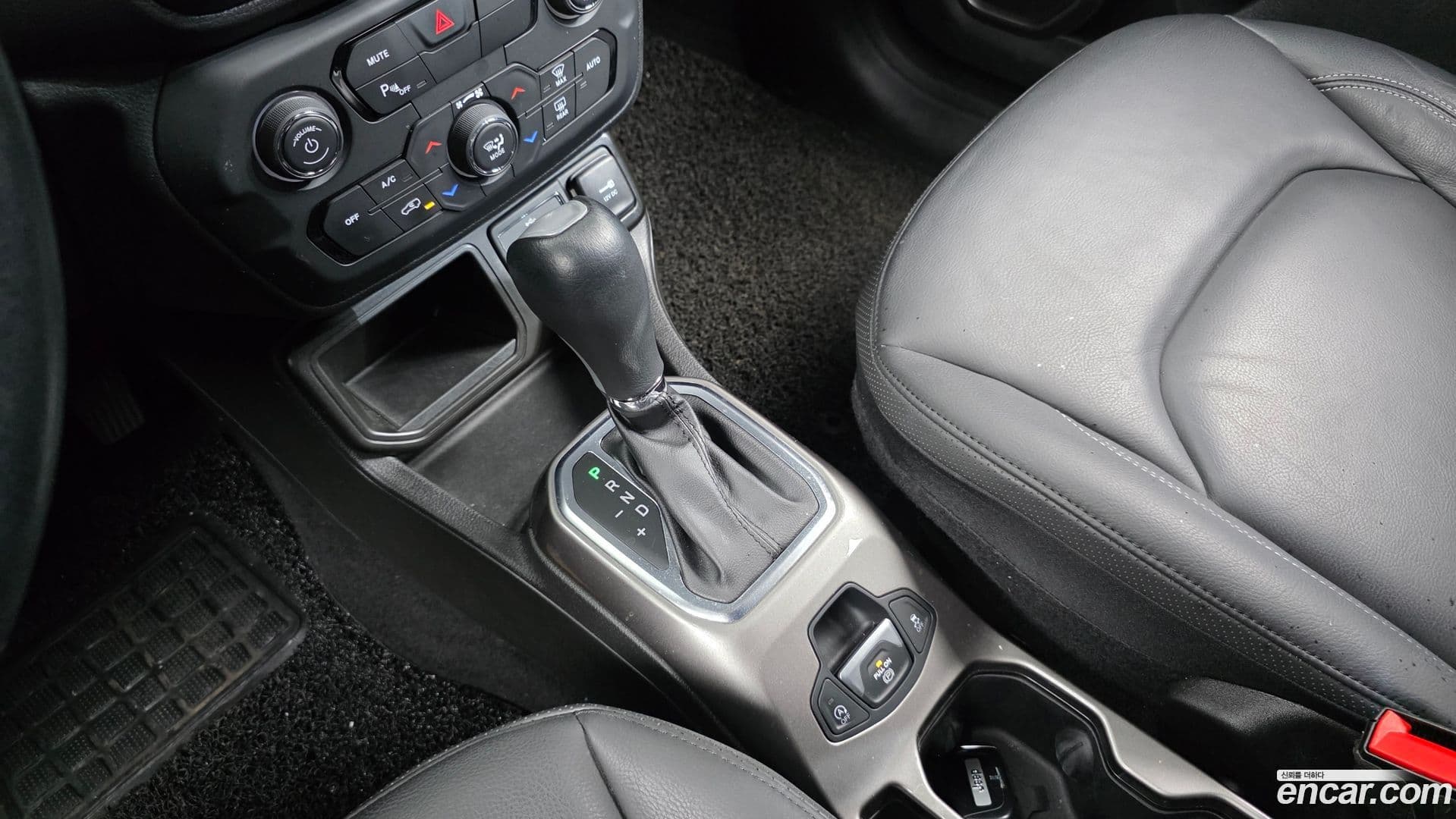 Main__Slider__Photo:Renegade Jeep 2022.6-8