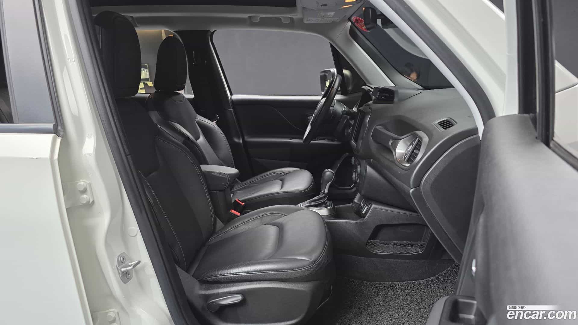 Renegade Jeep 2022.6-OPTION-015