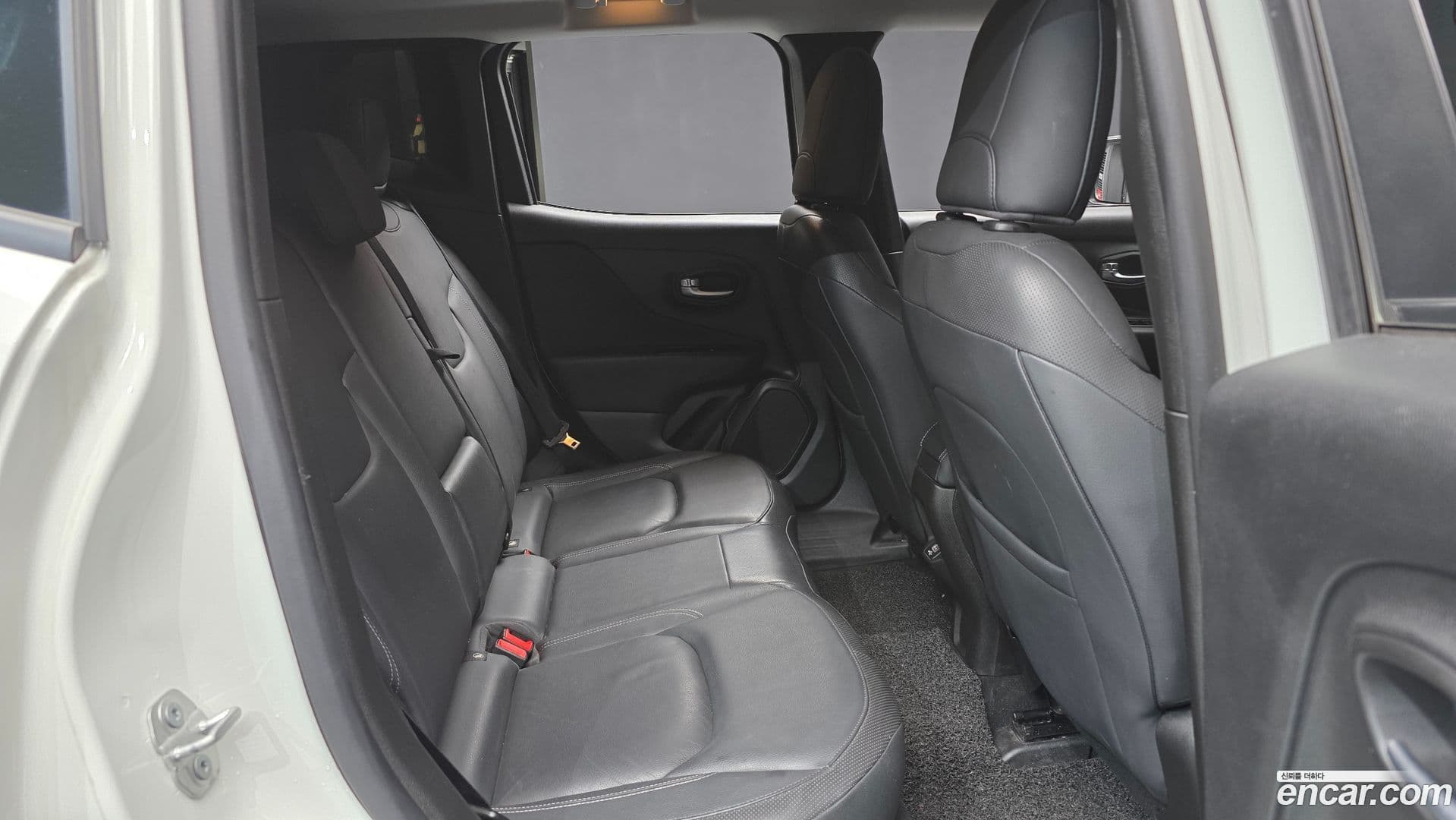 Main__Slider__Photo:Renegade Jeep 2022.6-11