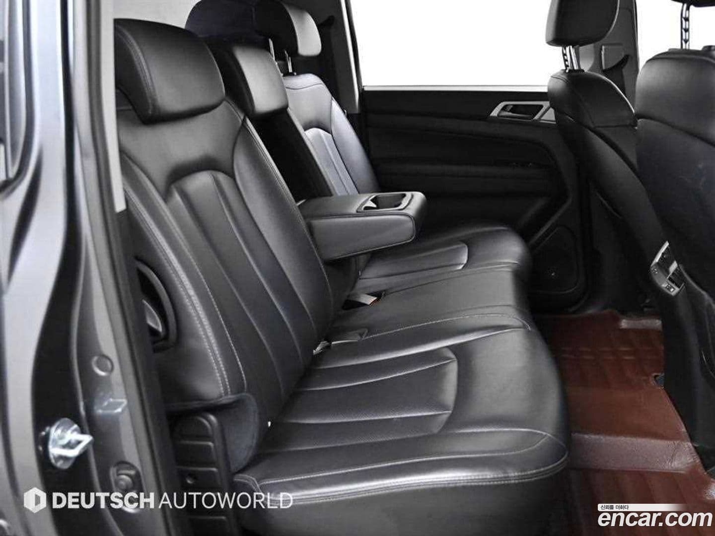 Main__Slider__Photo:Rexton KG_Mobility_Ssangyong 2018.4-11