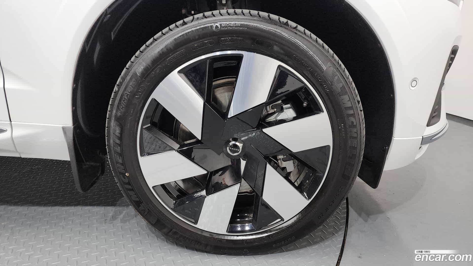 XC60 Volvo 2025.7-OUTER-005