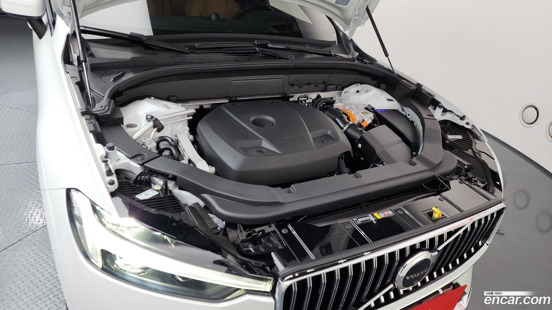 Main__Slider__Photo:XC60 Volvo 2025.7-5