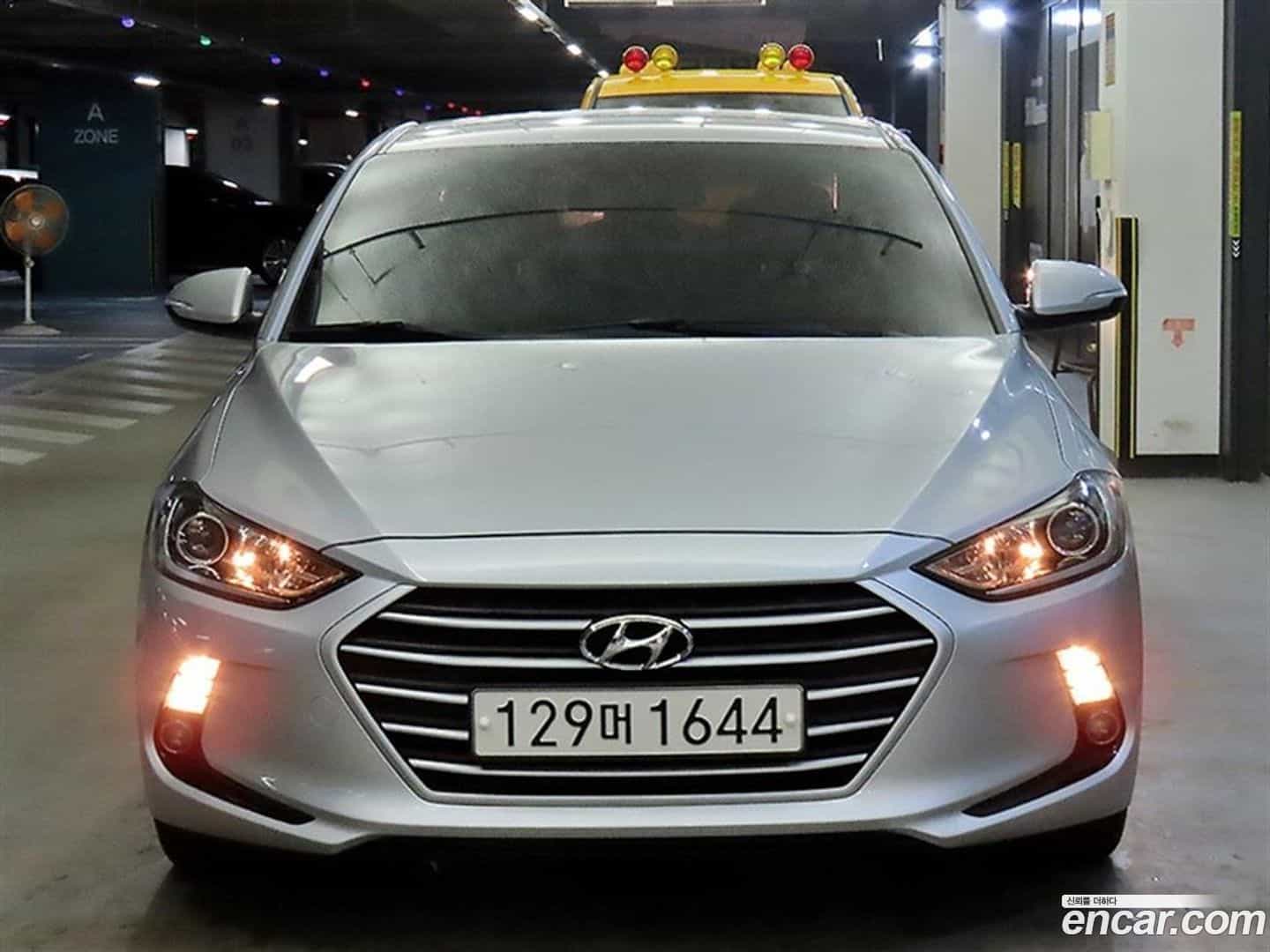 AVANTE Hyundai 2018.6-OUTER-003