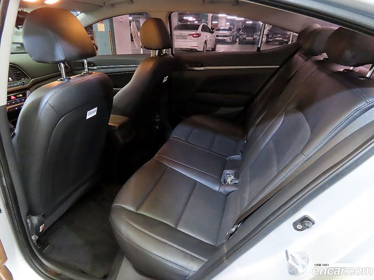 Main__Slider__Photo:AVANTE Hyundai 2018.6-7