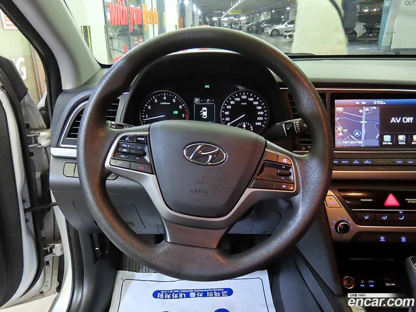 AVANTE Hyundai 2018.6-INNER-010