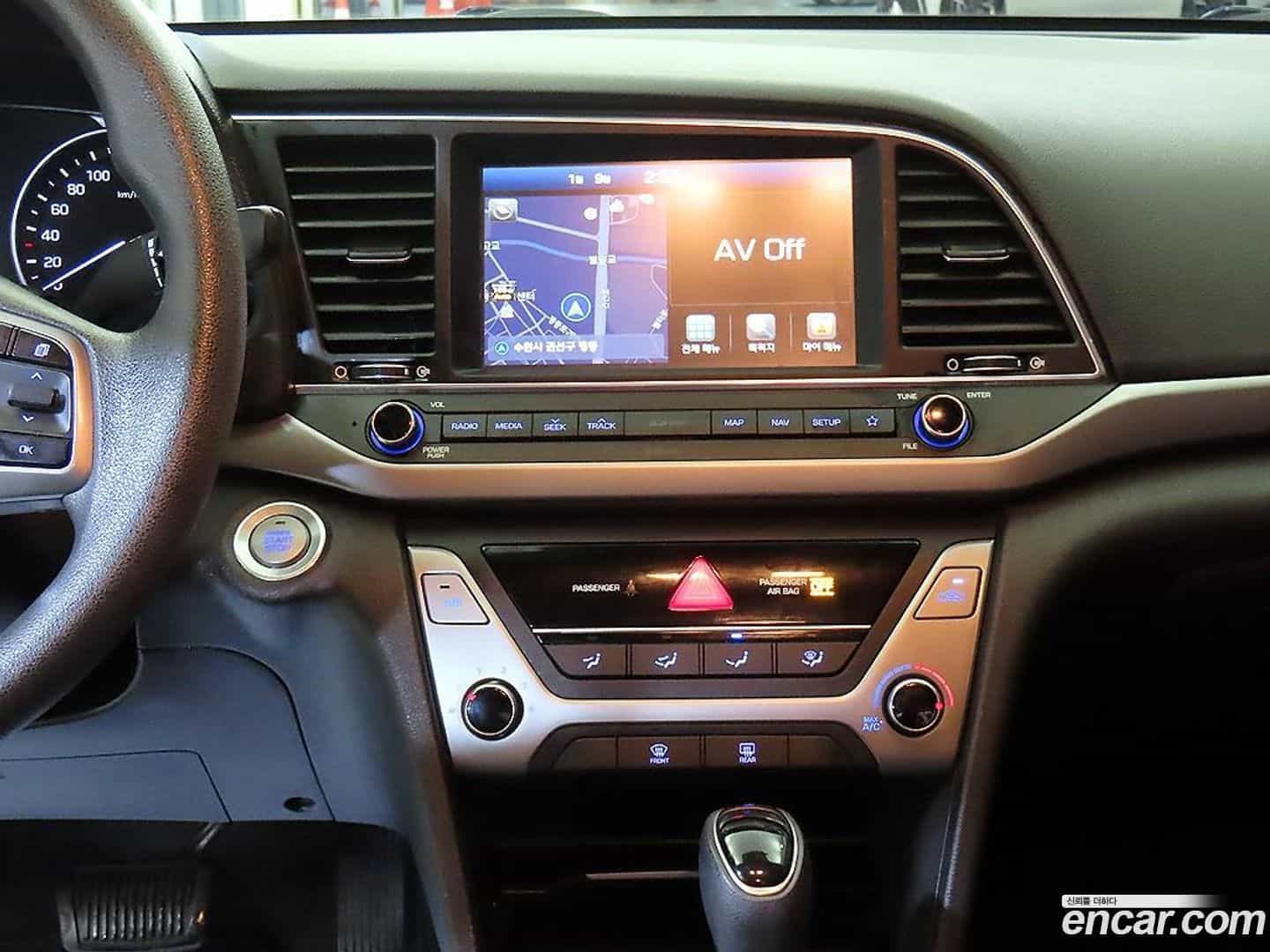 AVANTE Hyundai 2018.6-OPTION-015