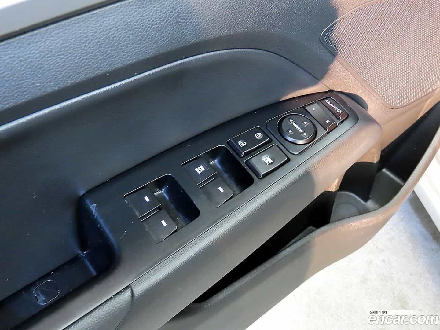 AVANTE Hyundai 2018.6-OPTION-021