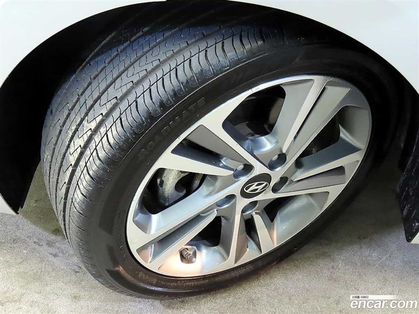 AVANTE Hyundai 2018.6-OPTION-023