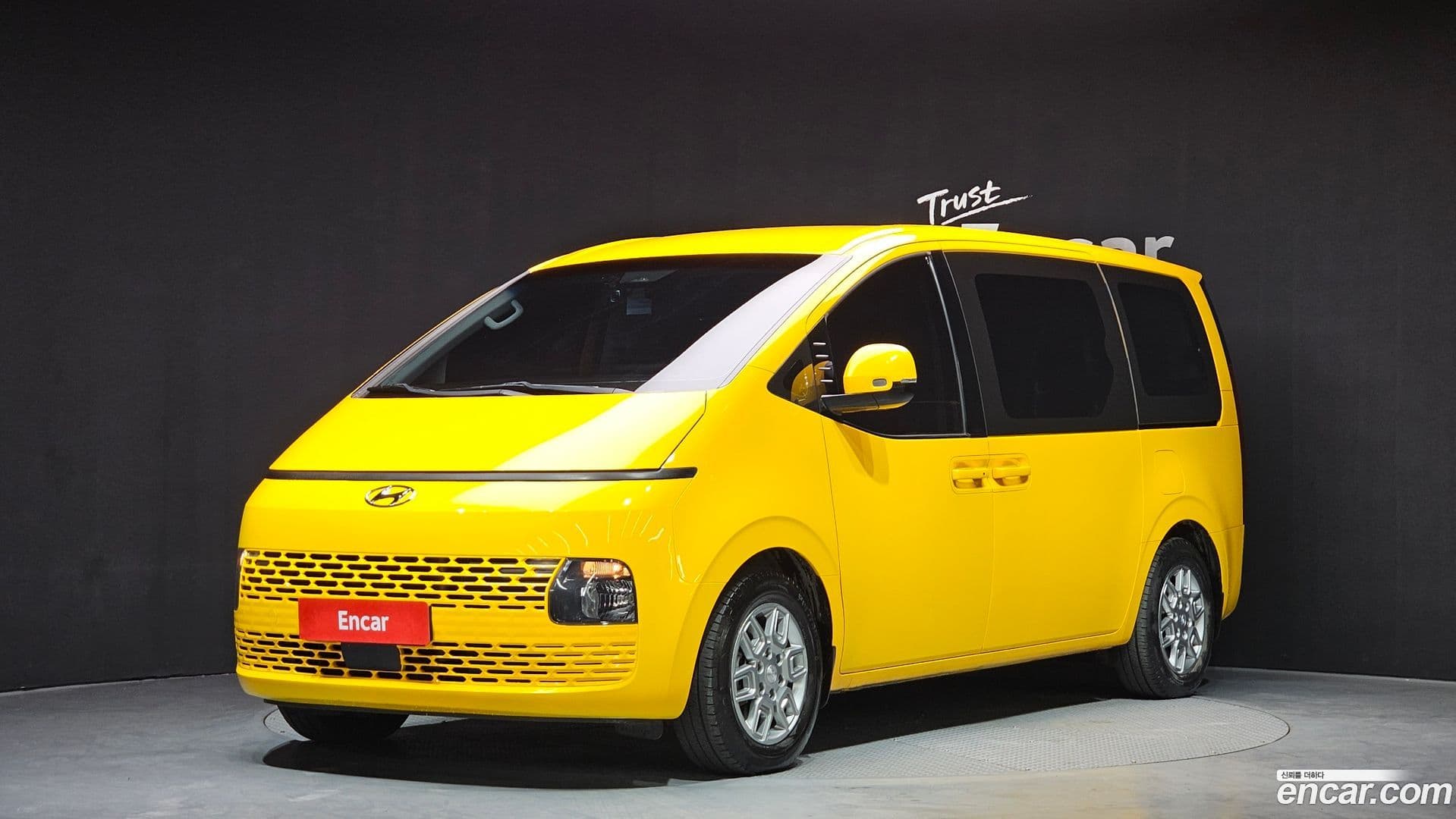 Main__Slider__Photo:Staria Hyundai 2021.10-0