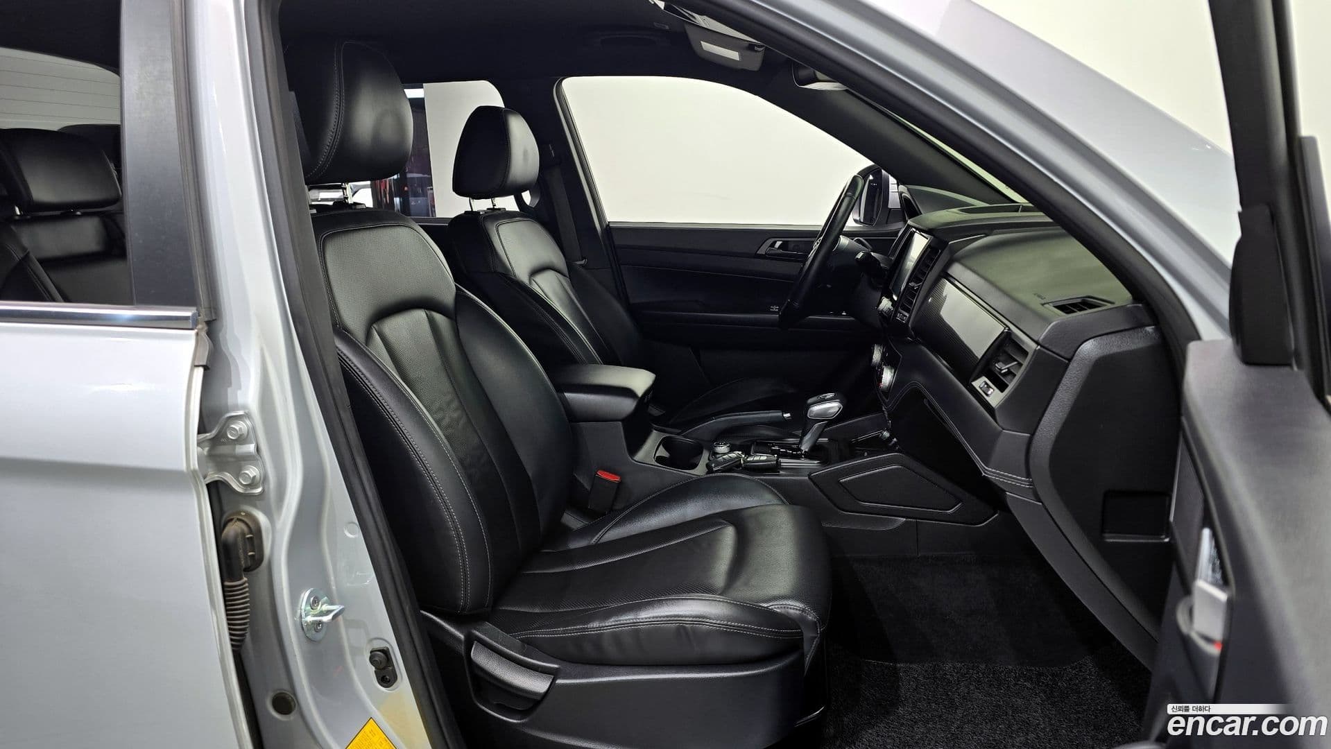 Main__Slider__Photo:Rexton KG_Mobility_Ssangyong 2020.0-11