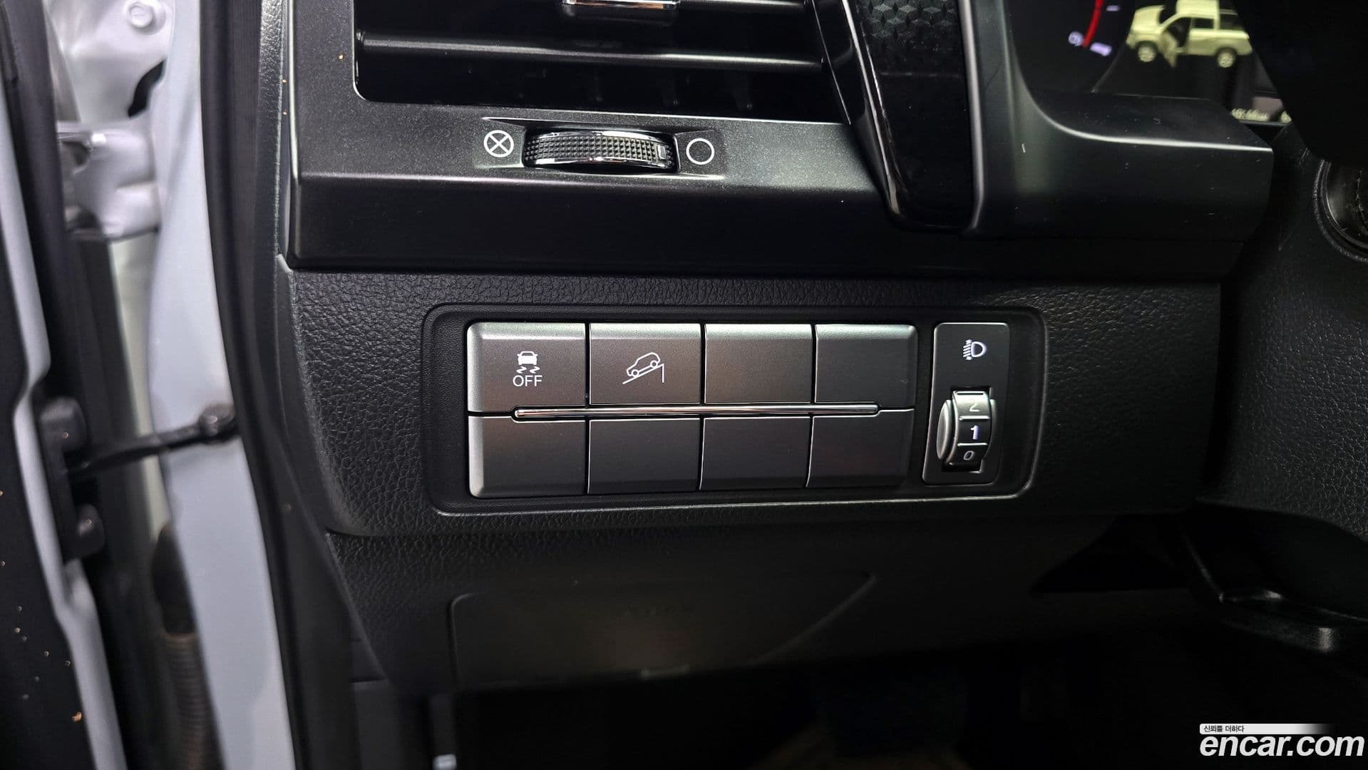 Main__Slider__Photo:Rexton KG_Mobility_Ssangyong 2020.0-12