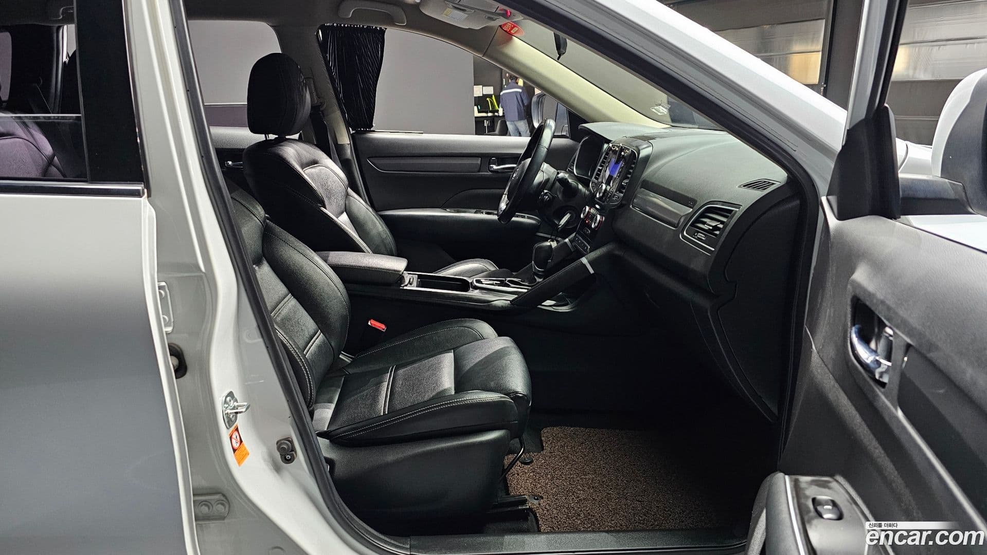 Main__Slider__Photo:QM6 Renault-KoreaSamsung 2017.6-9