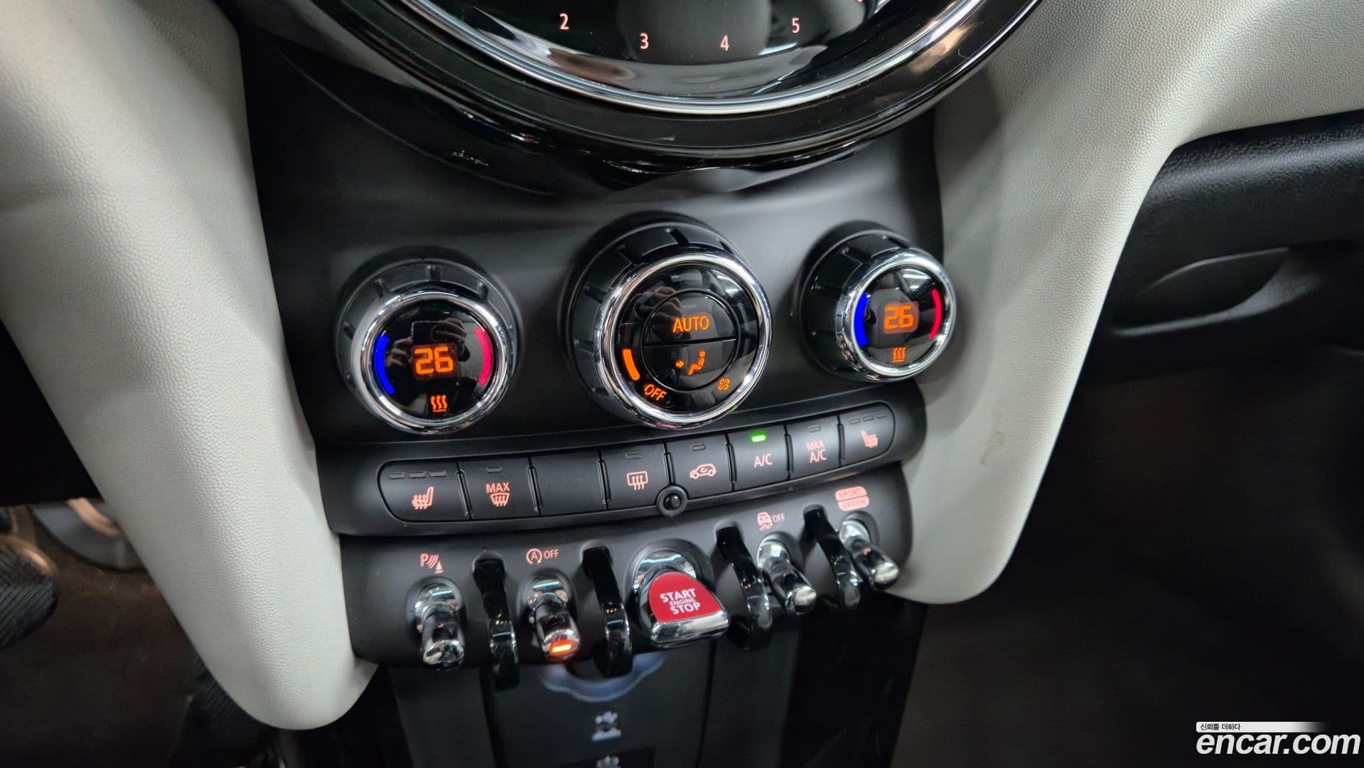 Main__Slider__Photo:Cooper Mini 2023.1-11