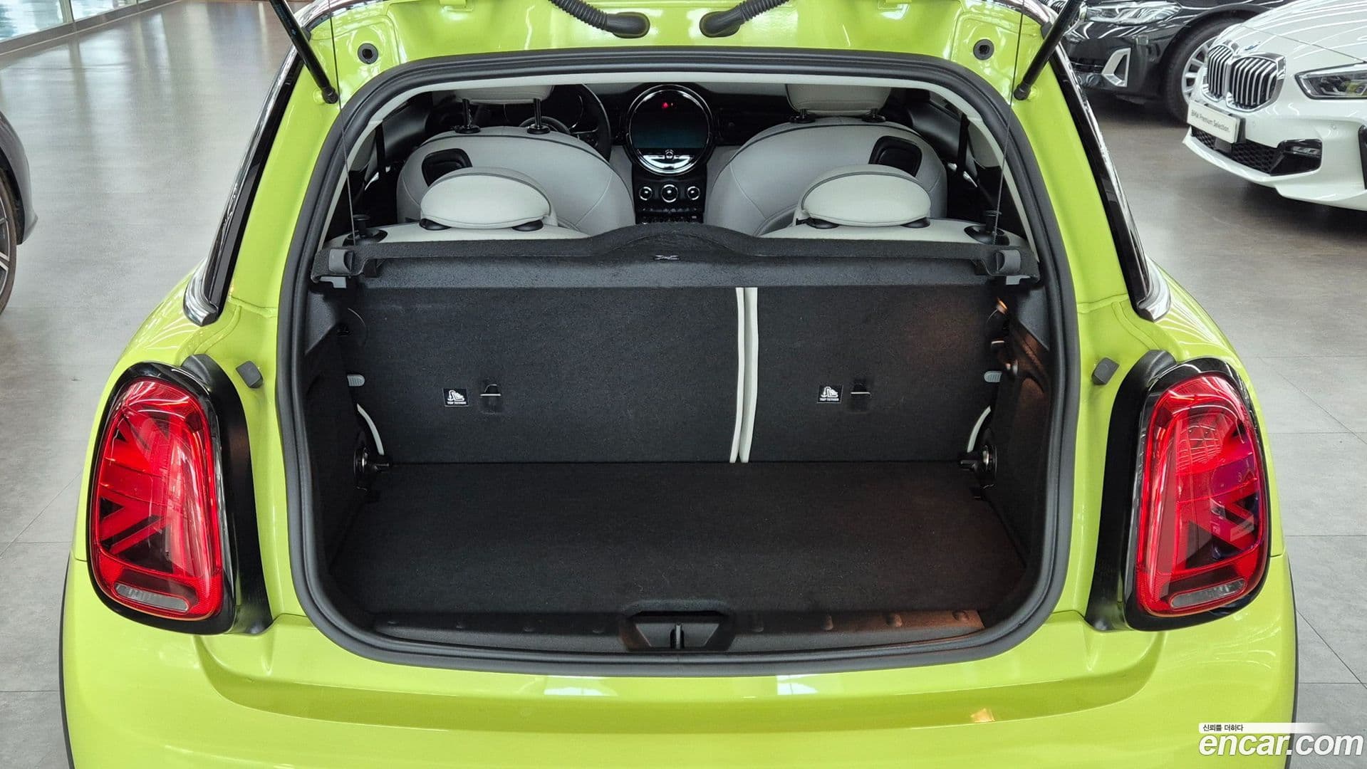 Main__Slider__Photo:Cooper Mini 2023.1-16