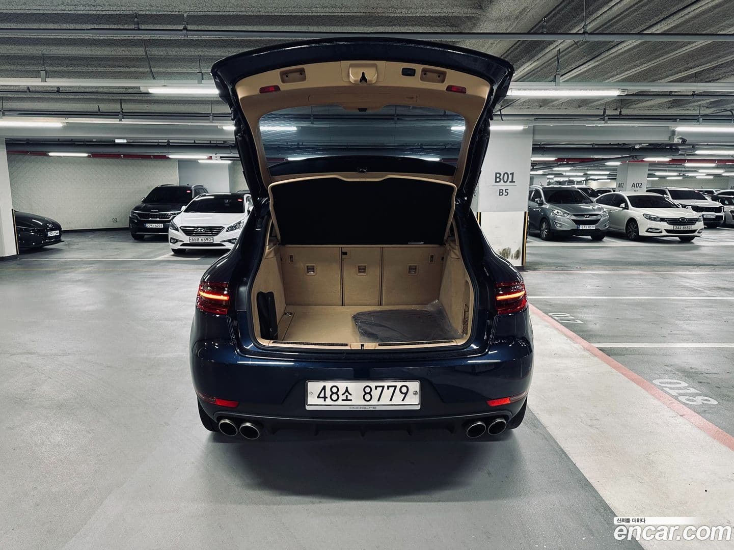 Main__Slider__Photo:Macan Porsche 2014.9-4