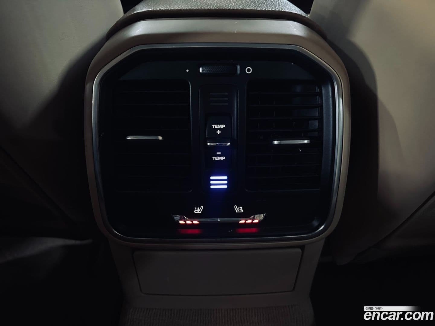 Main__Slider__Photo:Macan Porsche 2014.9-14