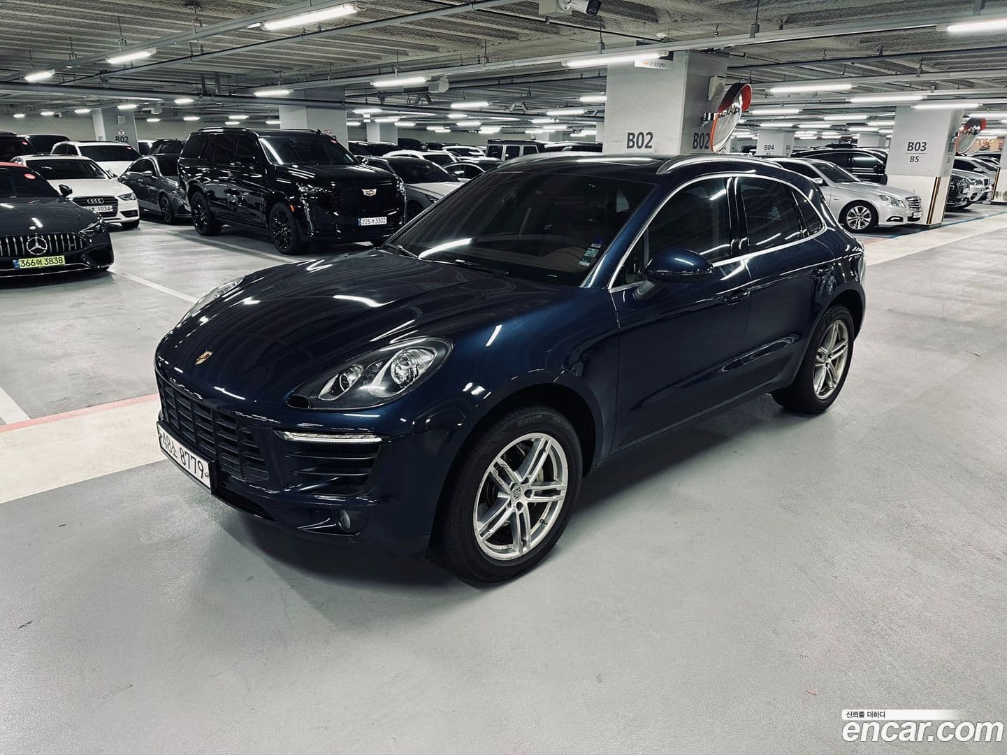 Main__Slider__Photo:Macan Porsche 2014.9-15