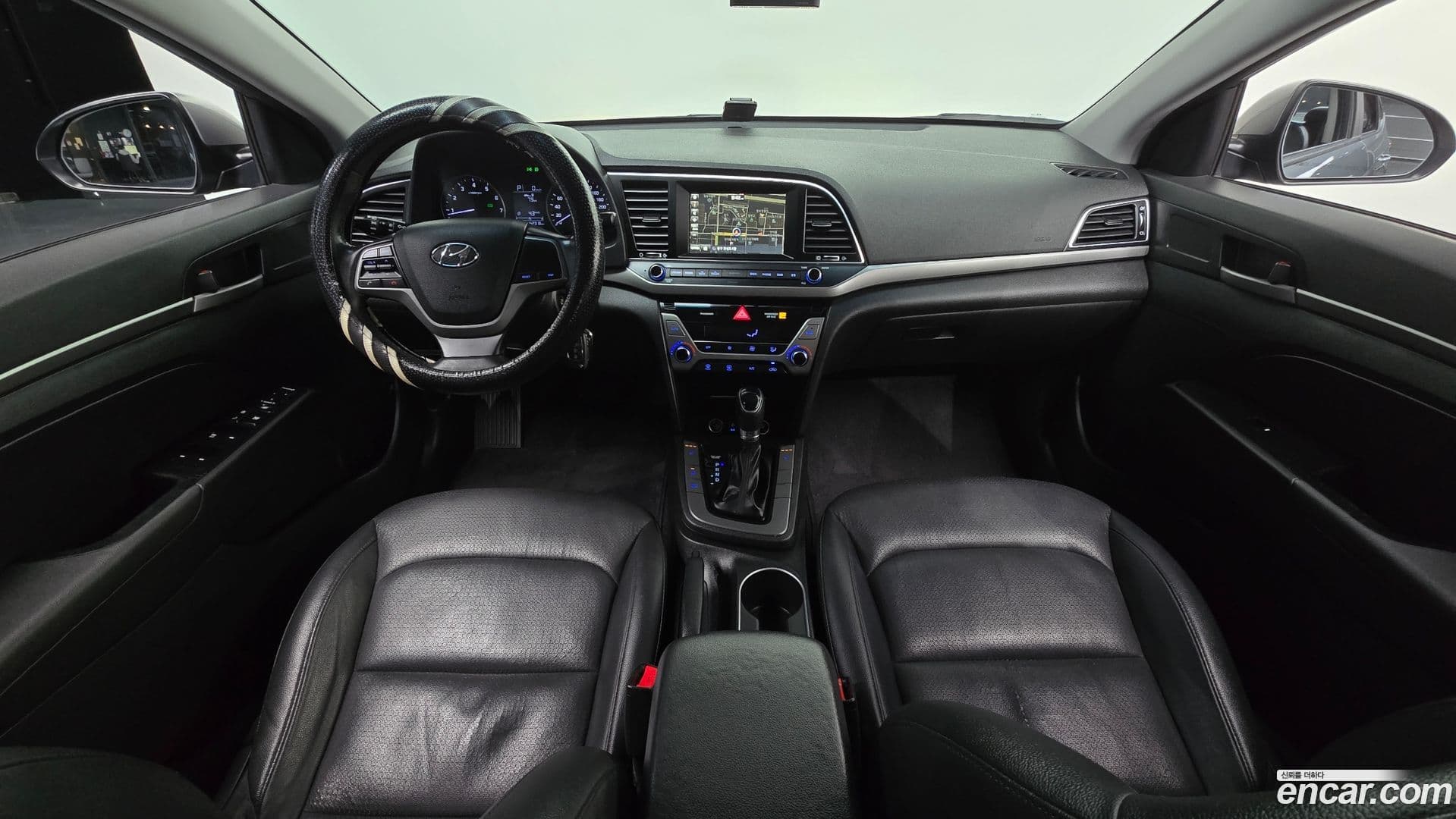 Main__Slider__Photo:AVANTE Hyundai 2016.3-6