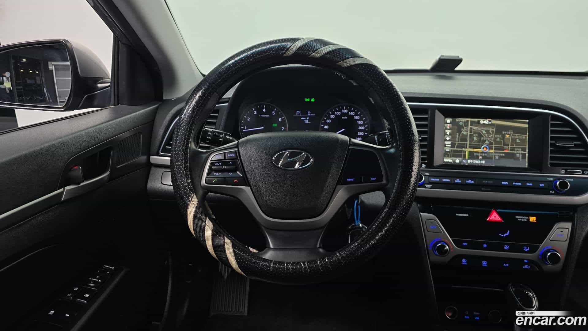 AVANTE Hyundai 2016.3-OPTION-017