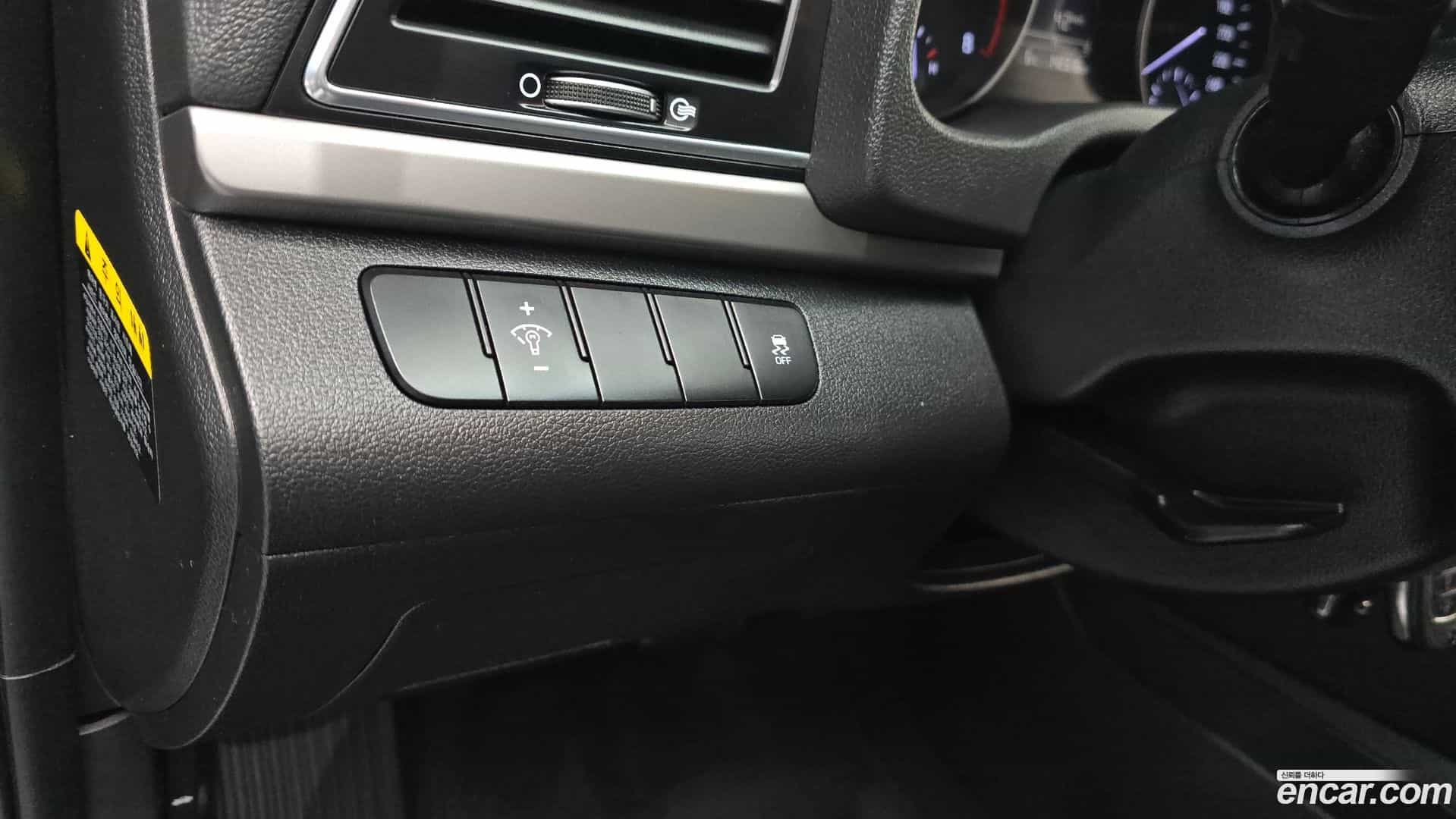 AVANTE Hyundai 2016.3-OPTION-018