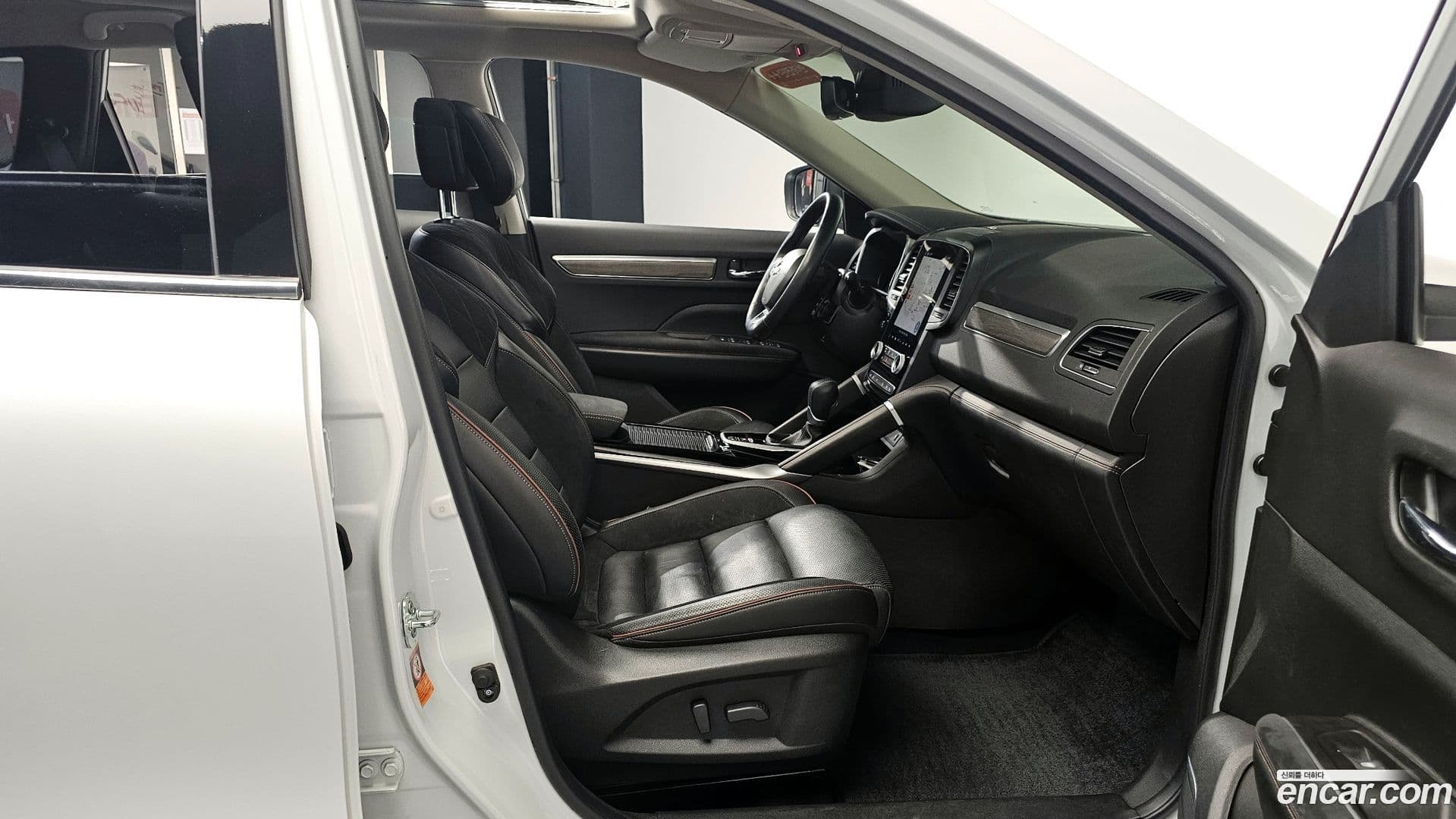 Main__Slider__Photo:QM6 Renault-KoreaSamsung 2023.2-11