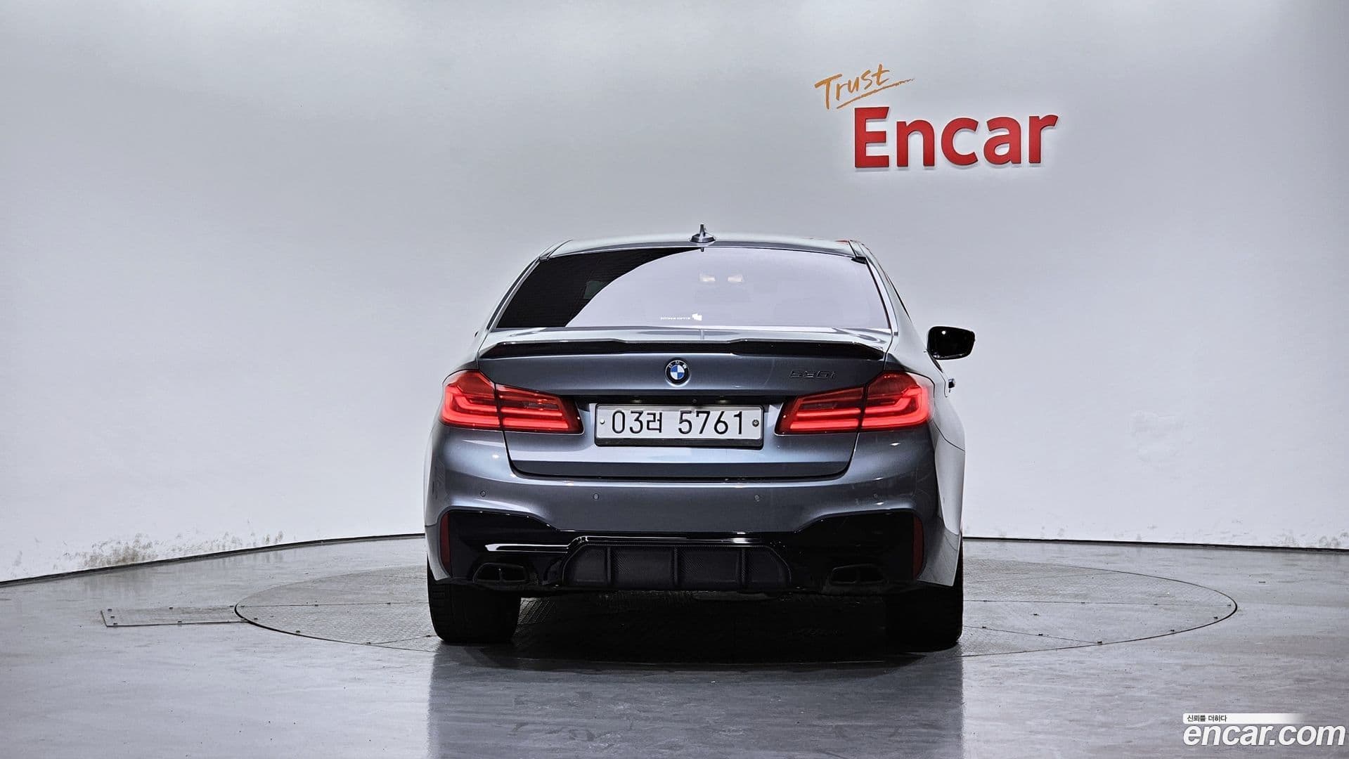 Main__Slider__Photo:5-Series BMW 2017.5-3