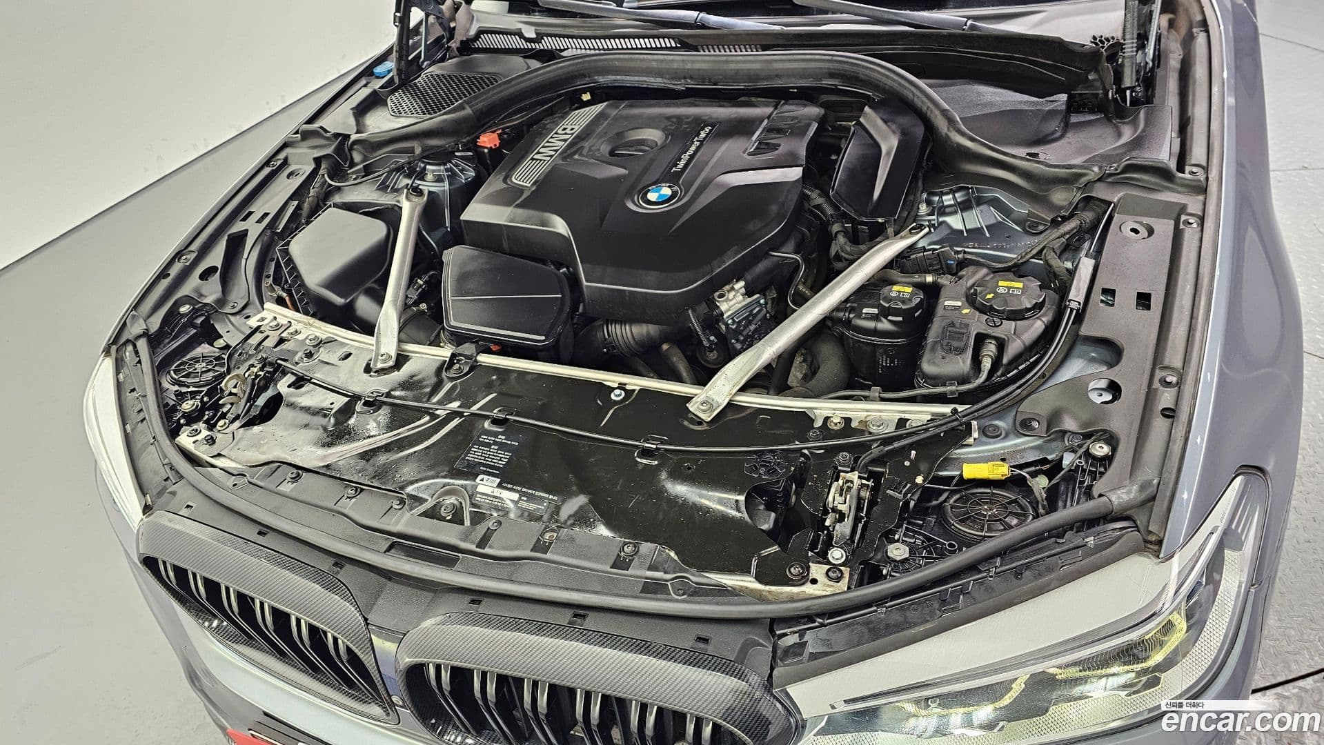 Main__Slider__Photo:5-Series BMW 2017.5-5