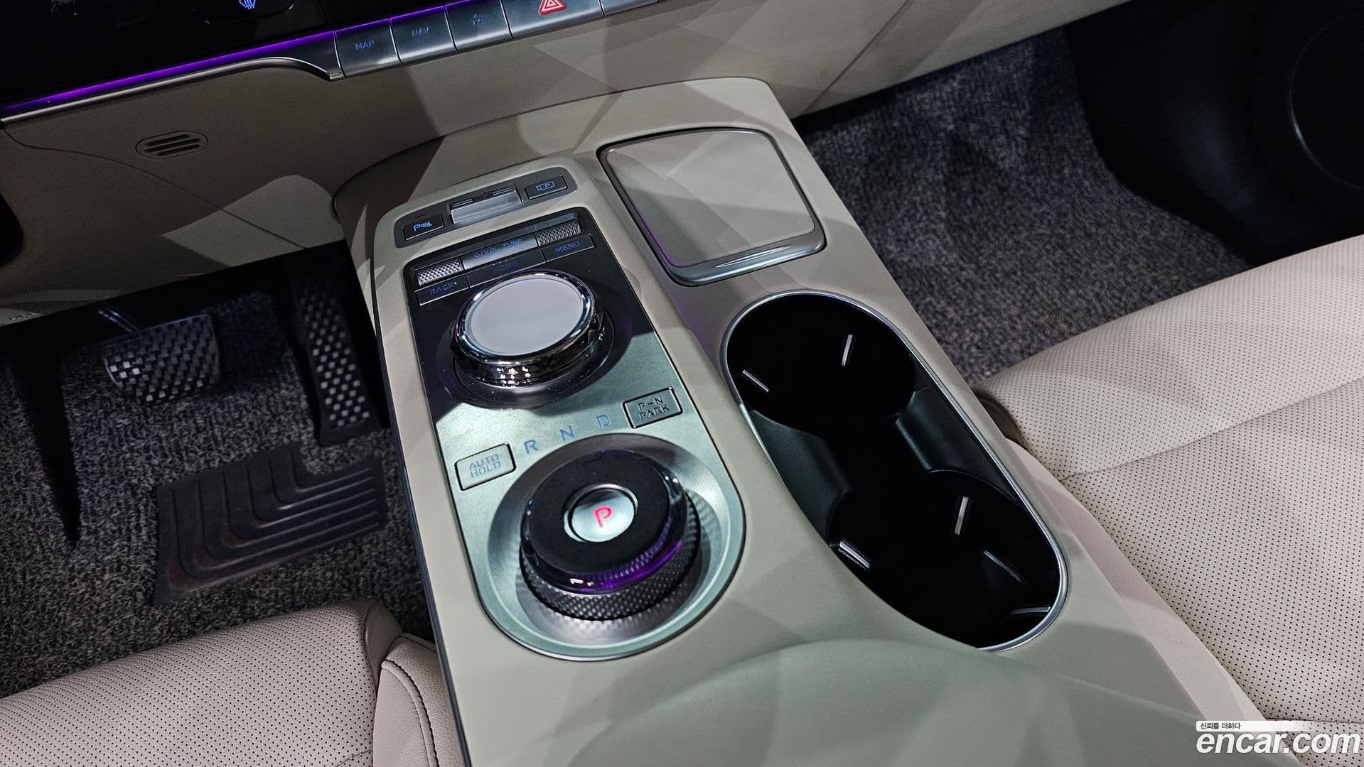 Main__Slider__Photo:GV70 Genesis 2021.10-8