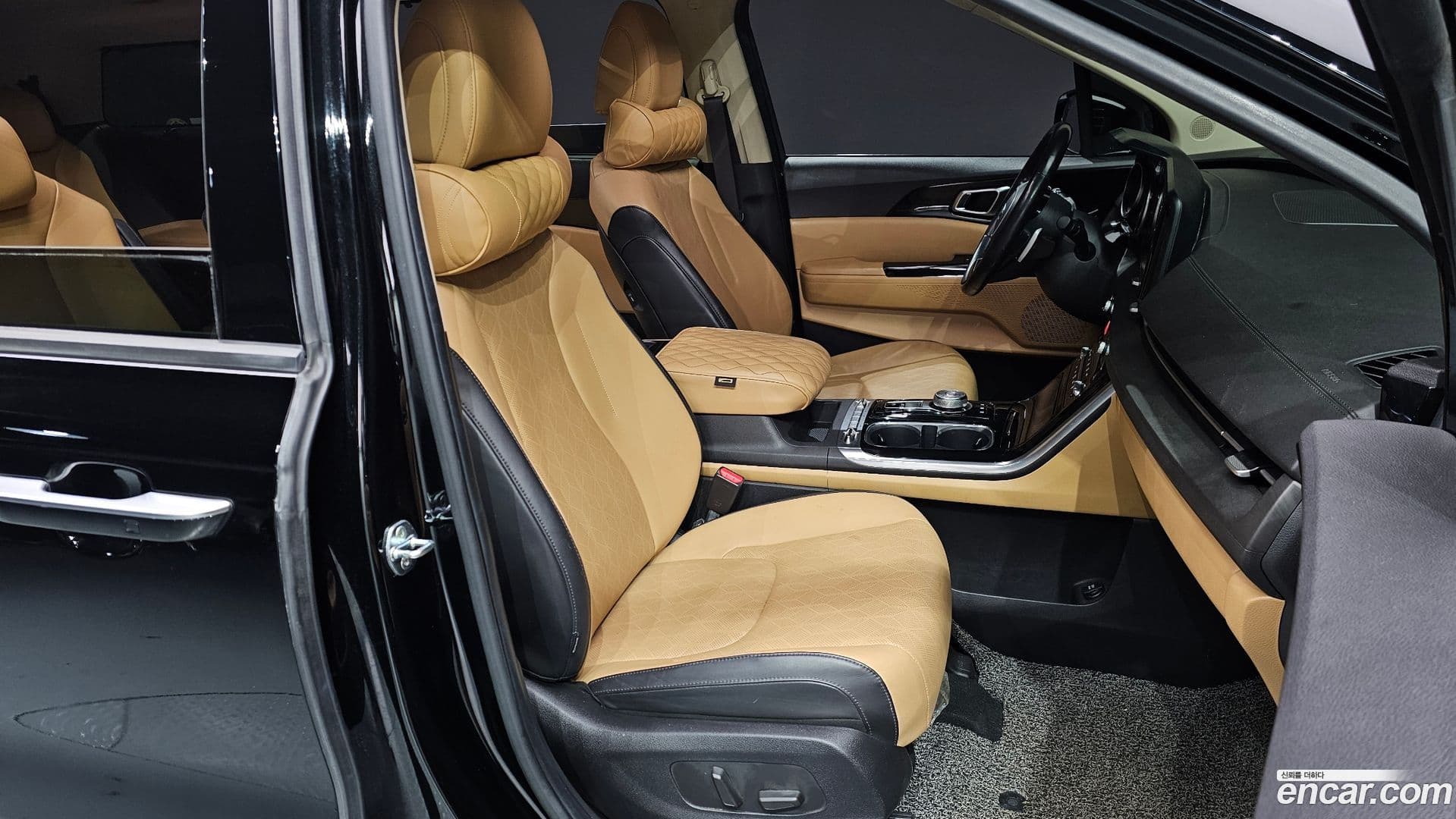 Main__Slider__Photo:Canival Kia 2021.0-9