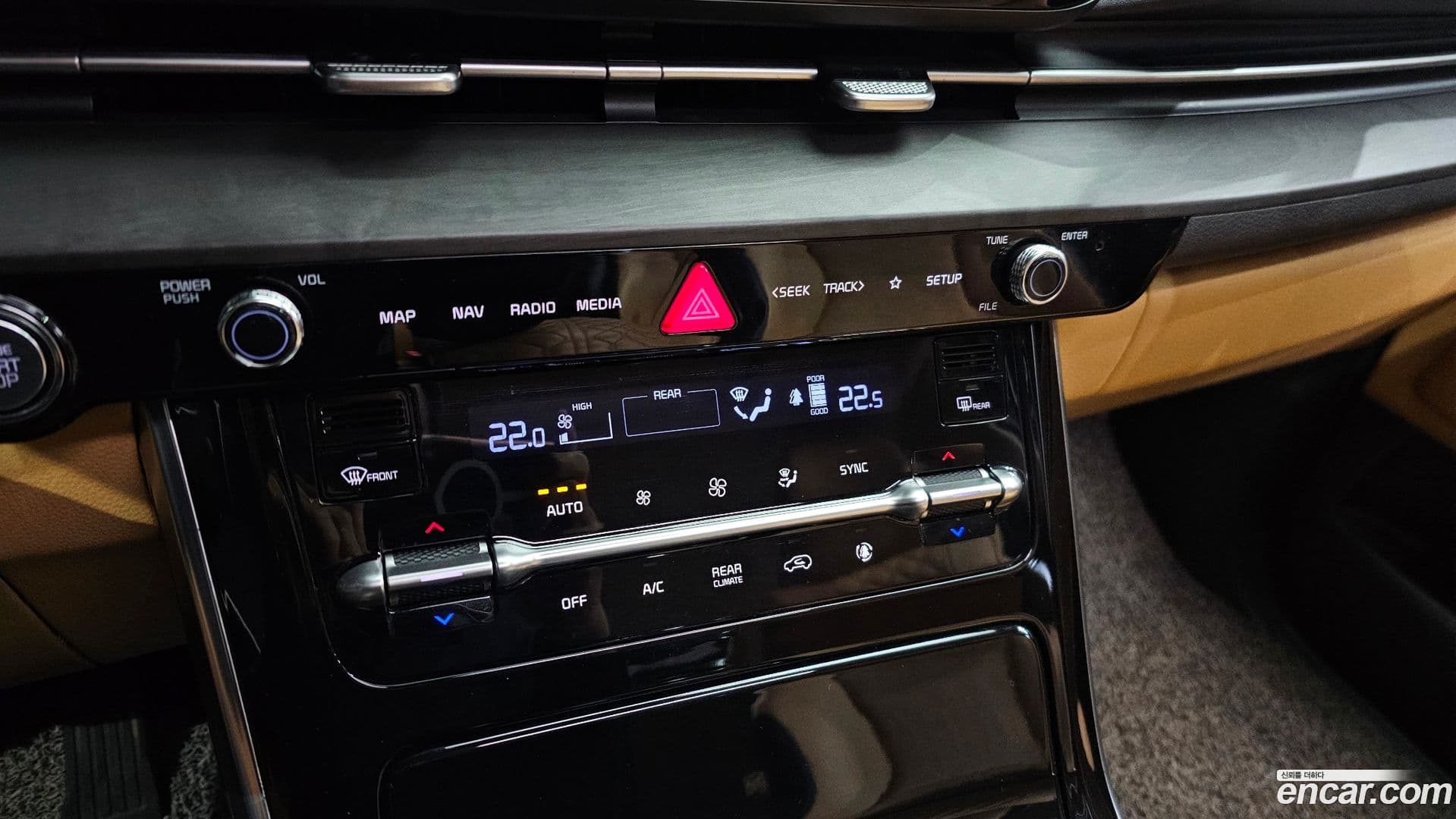 Main__Slider__Photo:Canival Kia 2021.0-18