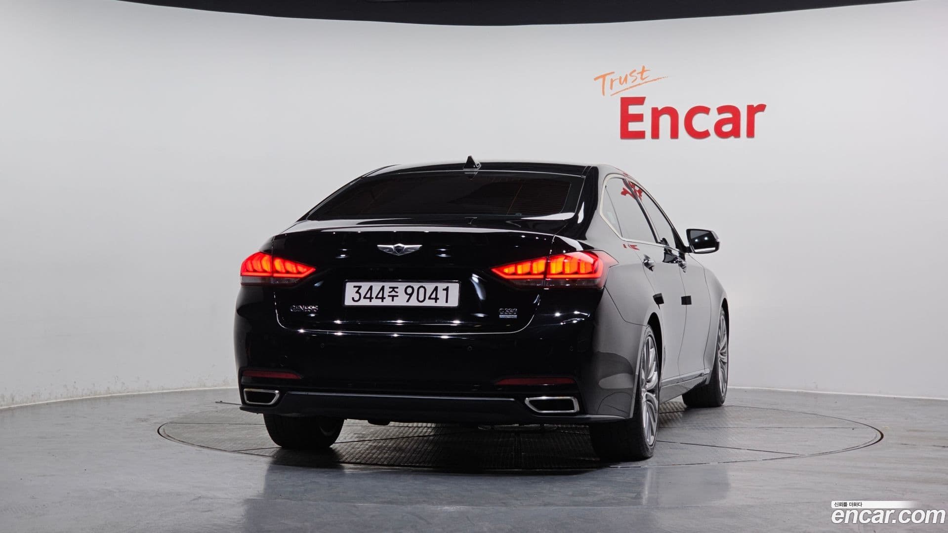 Main__Slider__Photo:Genesis Hyundai 2016.1-3