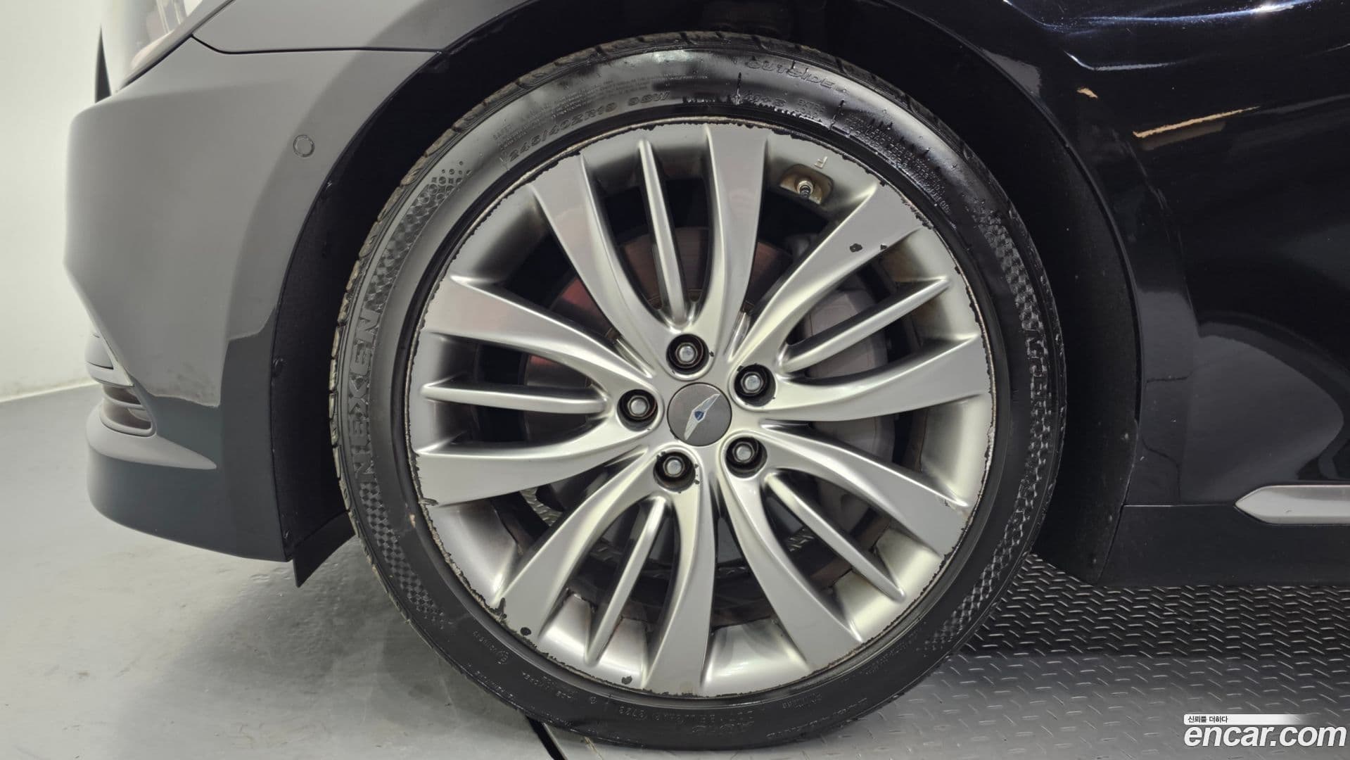 Main__Slider__Photo:Genesis Hyundai 2016.1-4