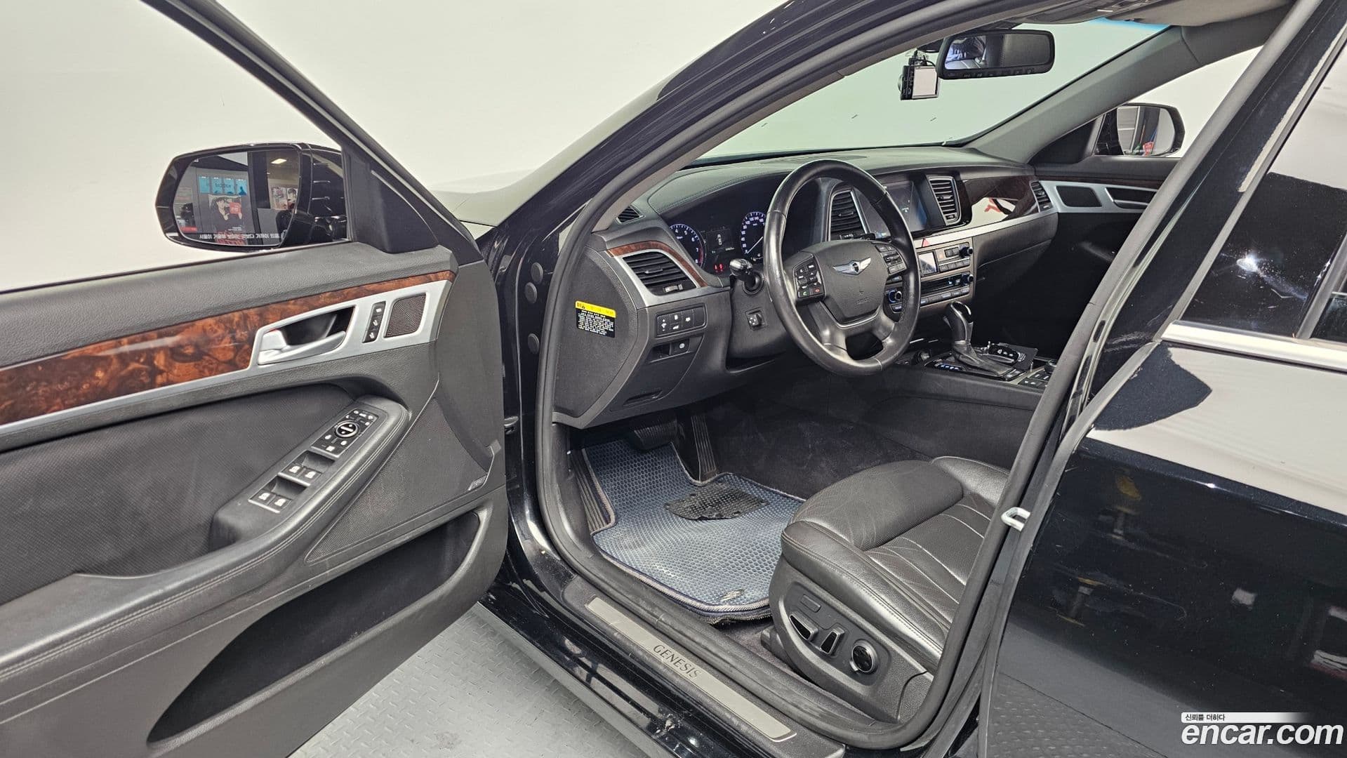 Main__Slider__Photo:Genesis Hyundai 2016.1-9