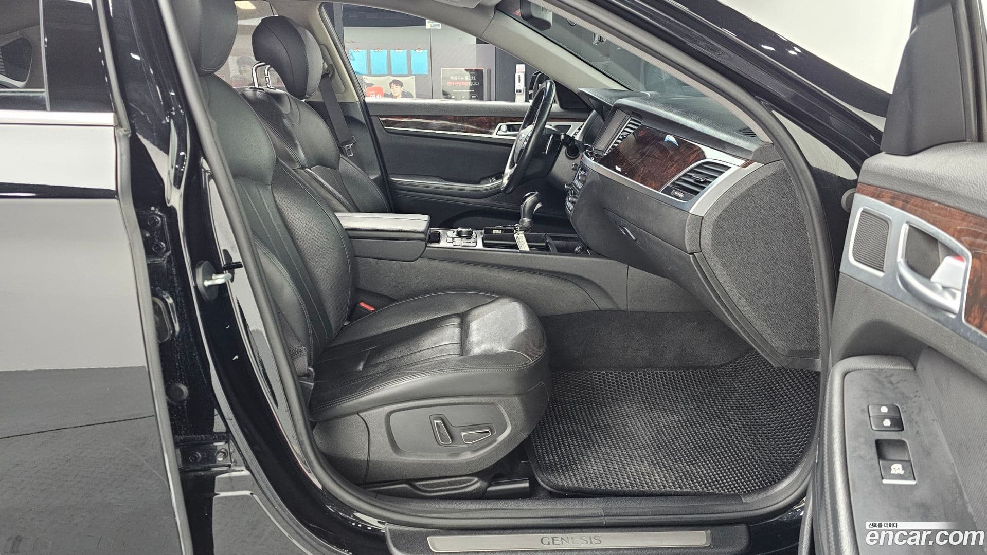 Main__Slider__Photo:Genesis Hyundai 2016.1-10