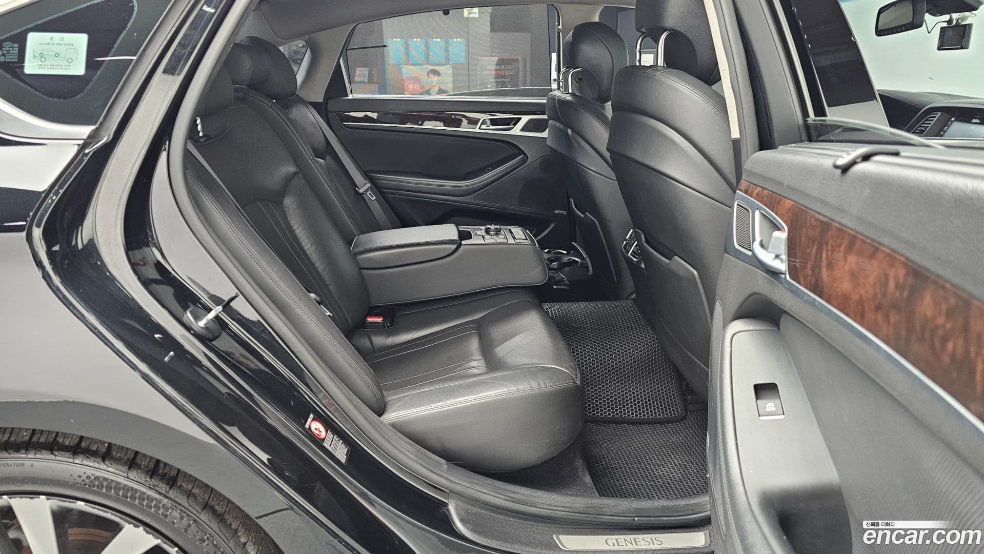 Main__Slider__Photo:Genesis Hyundai 2016.1-11