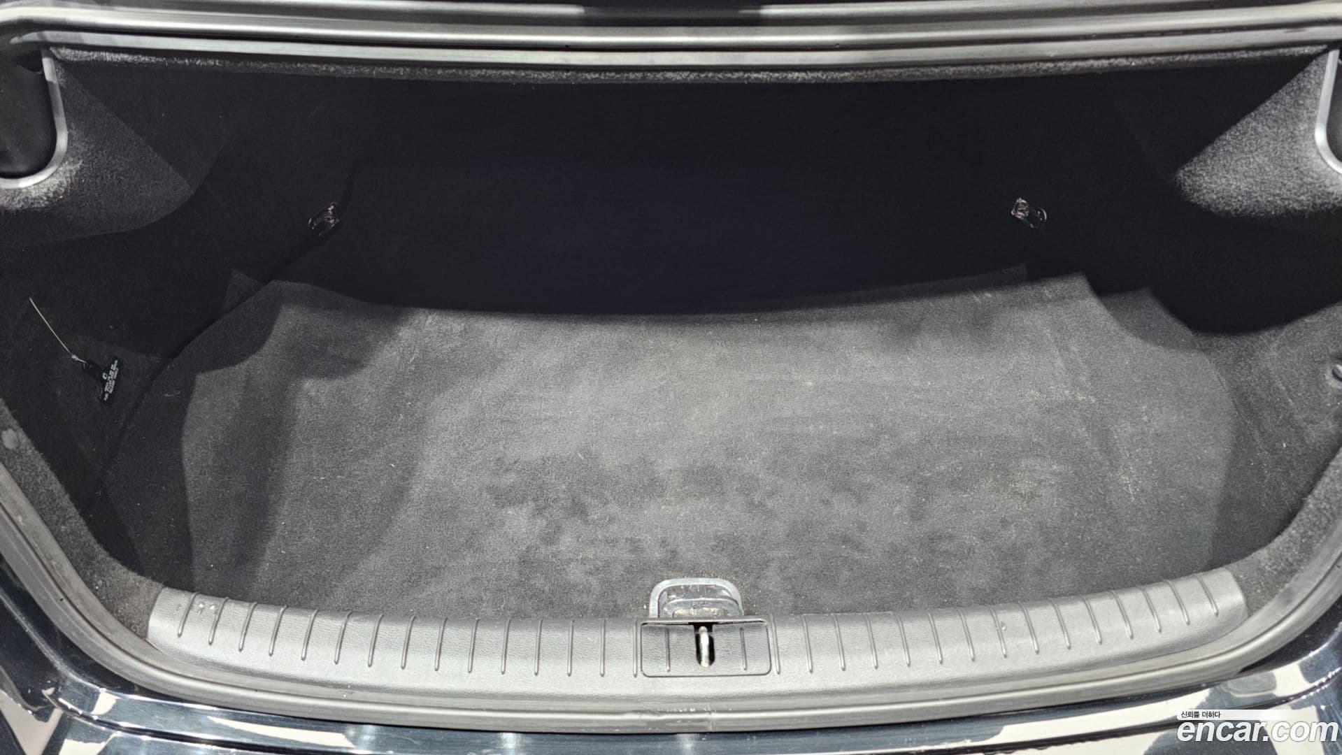 Main__Slider__Photo:Genesis Hyundai 2016.1-19