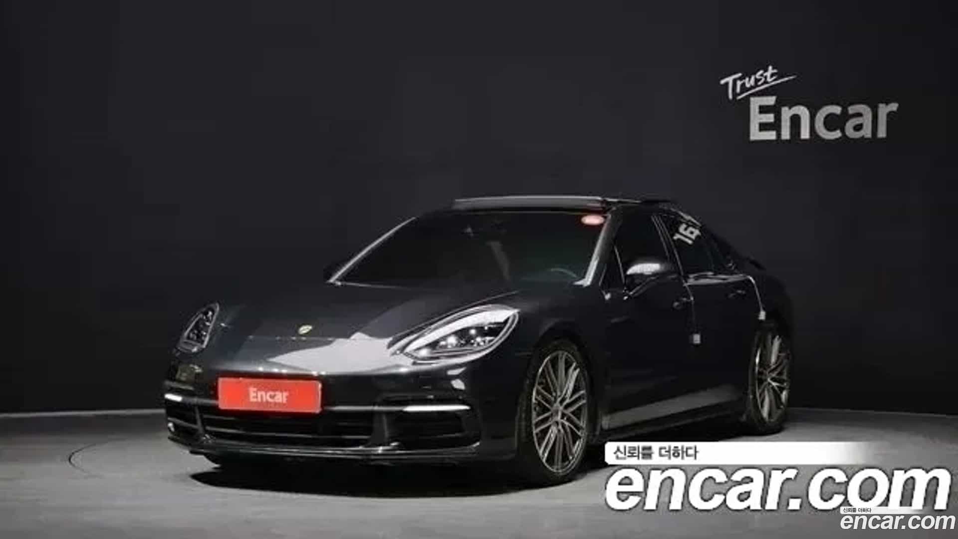 Panamera Porsche 2018.4-OUTER-001