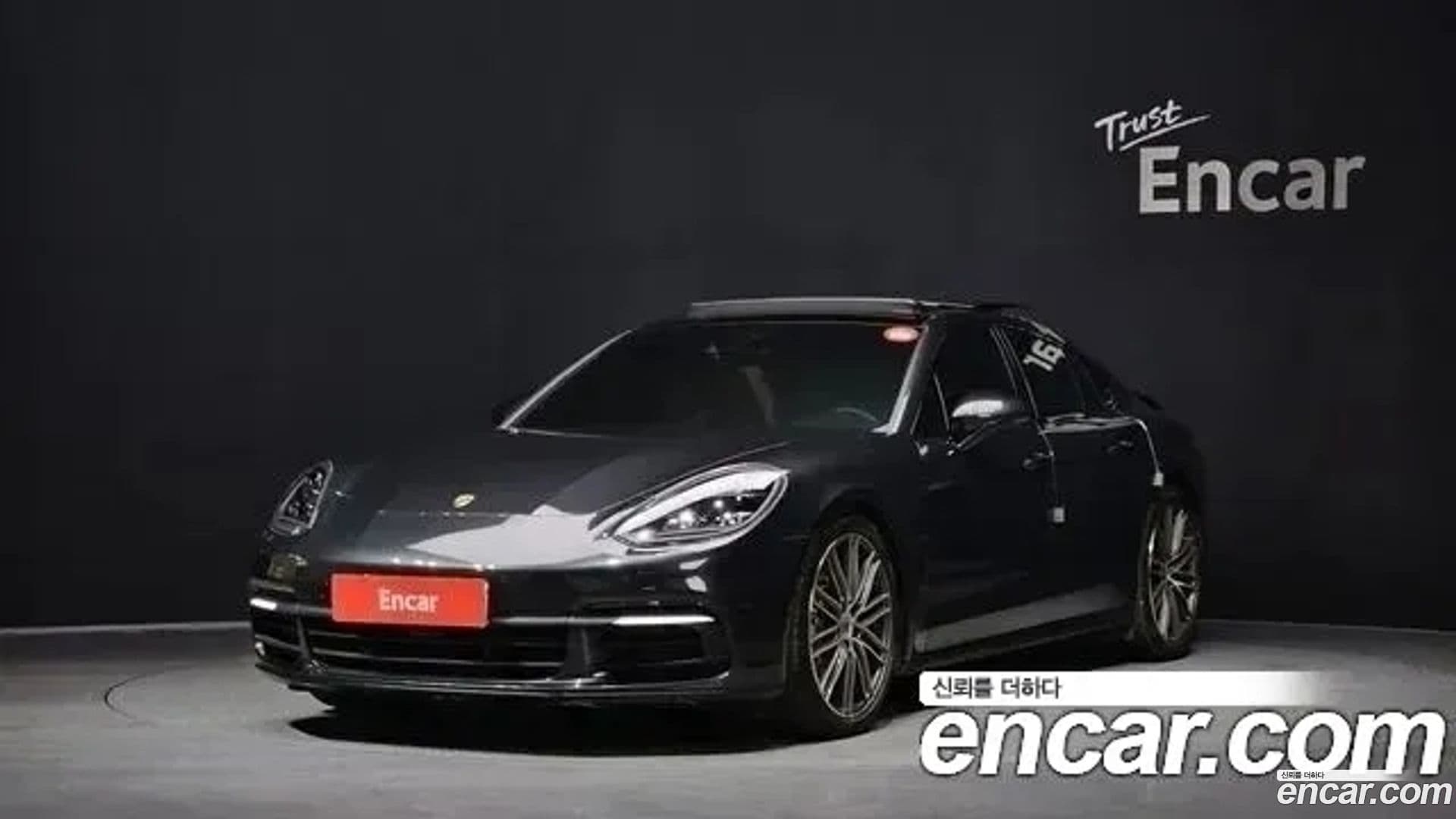 Main__Slider__Photo:Panamera Porsche 2018.4-0